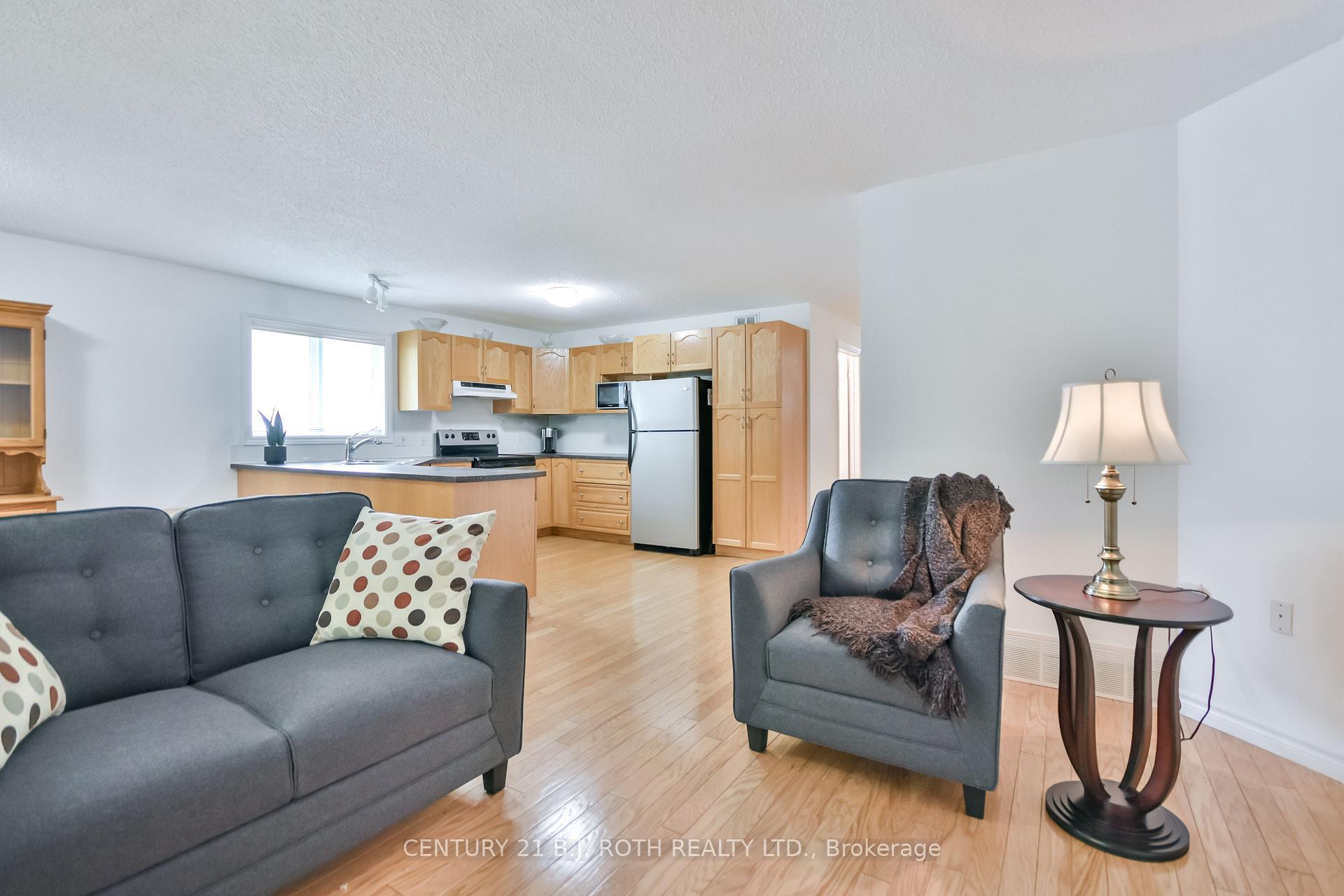 Photo 2 of 97 Pennsylvania Avenue, Wasaga Beach — HOMEH