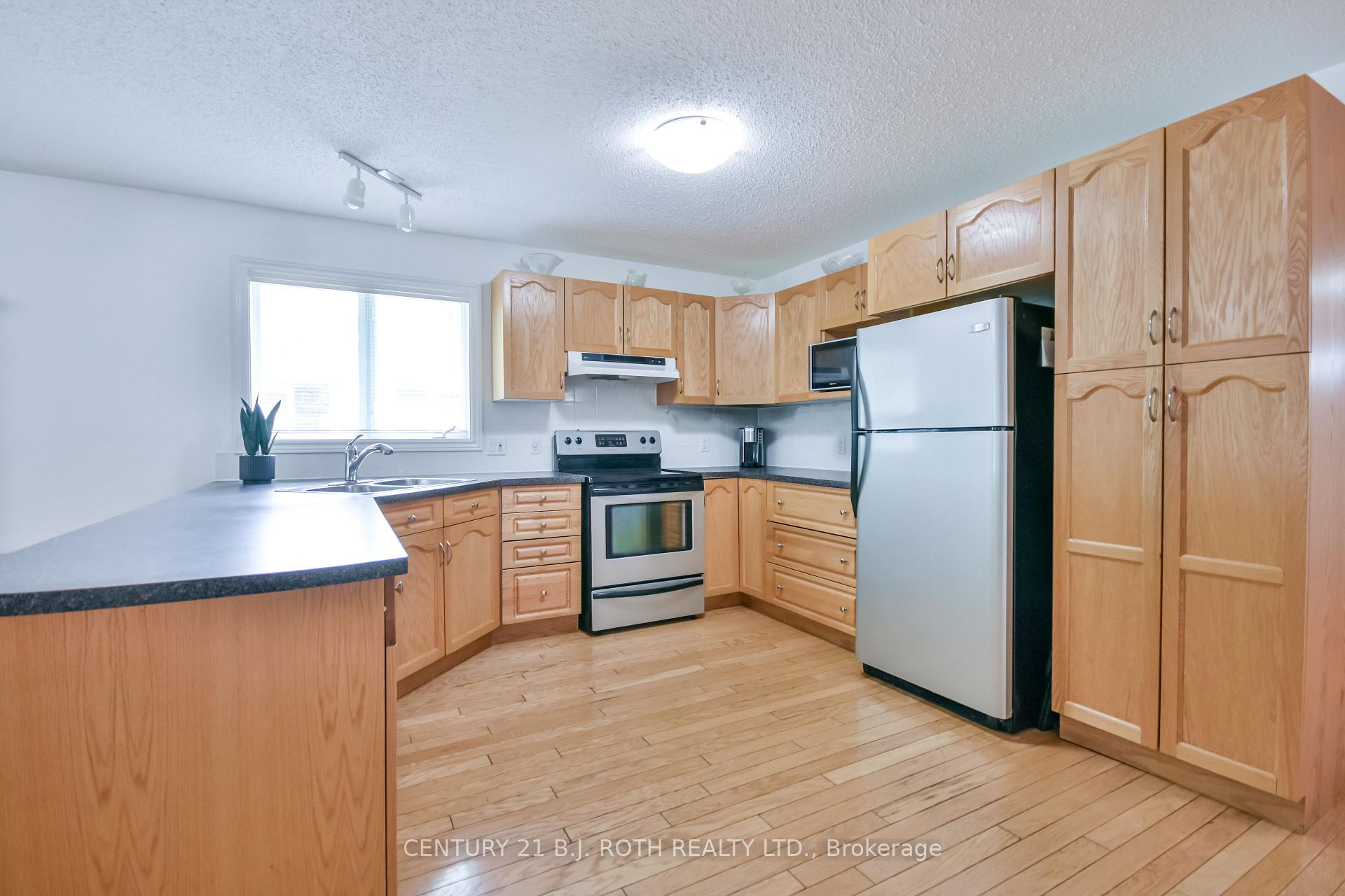 Photo 10 of 97 Pennsylvania Avenue, Wasaga Beach — HOMEH