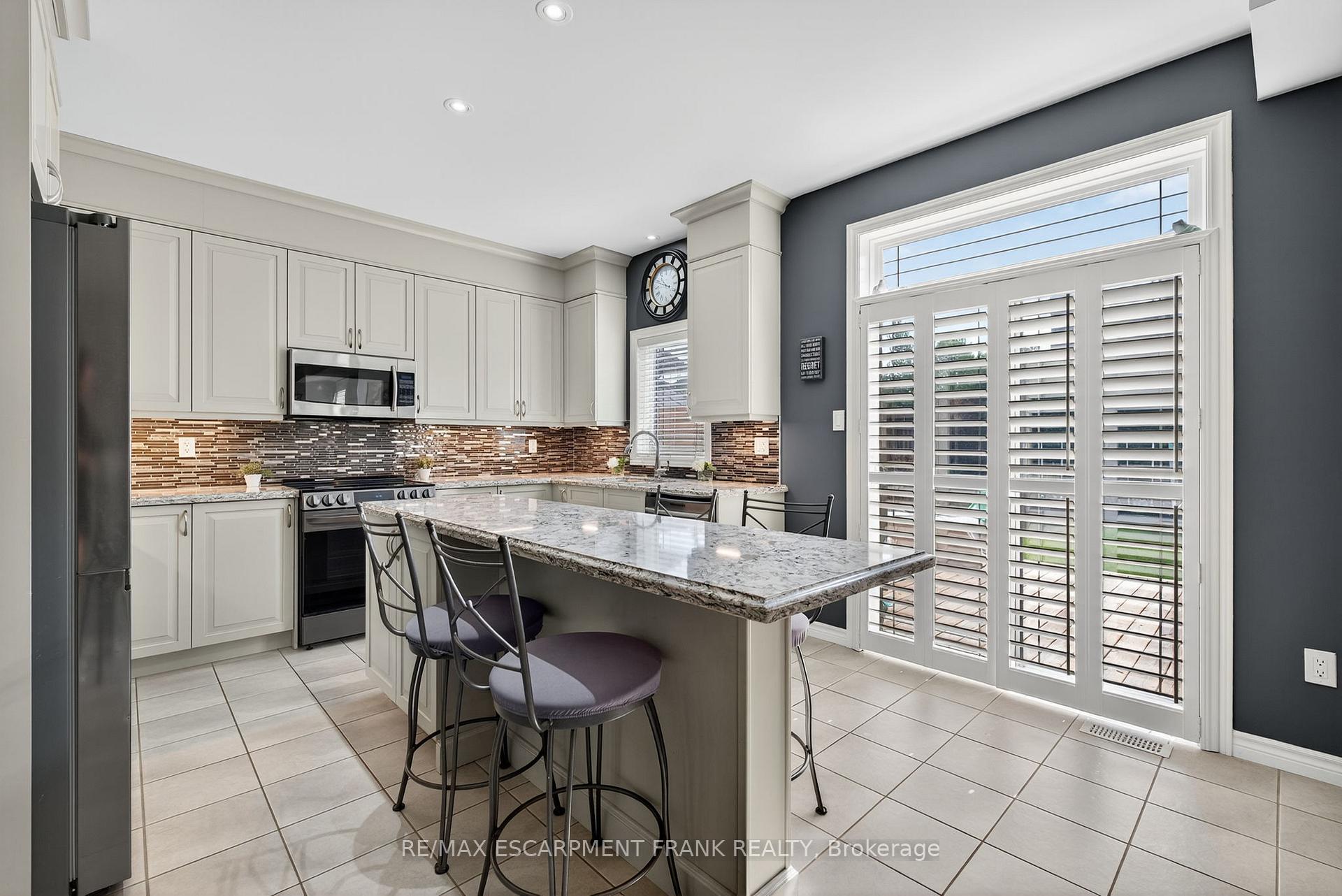 Photo 33 of 35 Purnell Drive, Hamilton, Gilbert — HOMEH