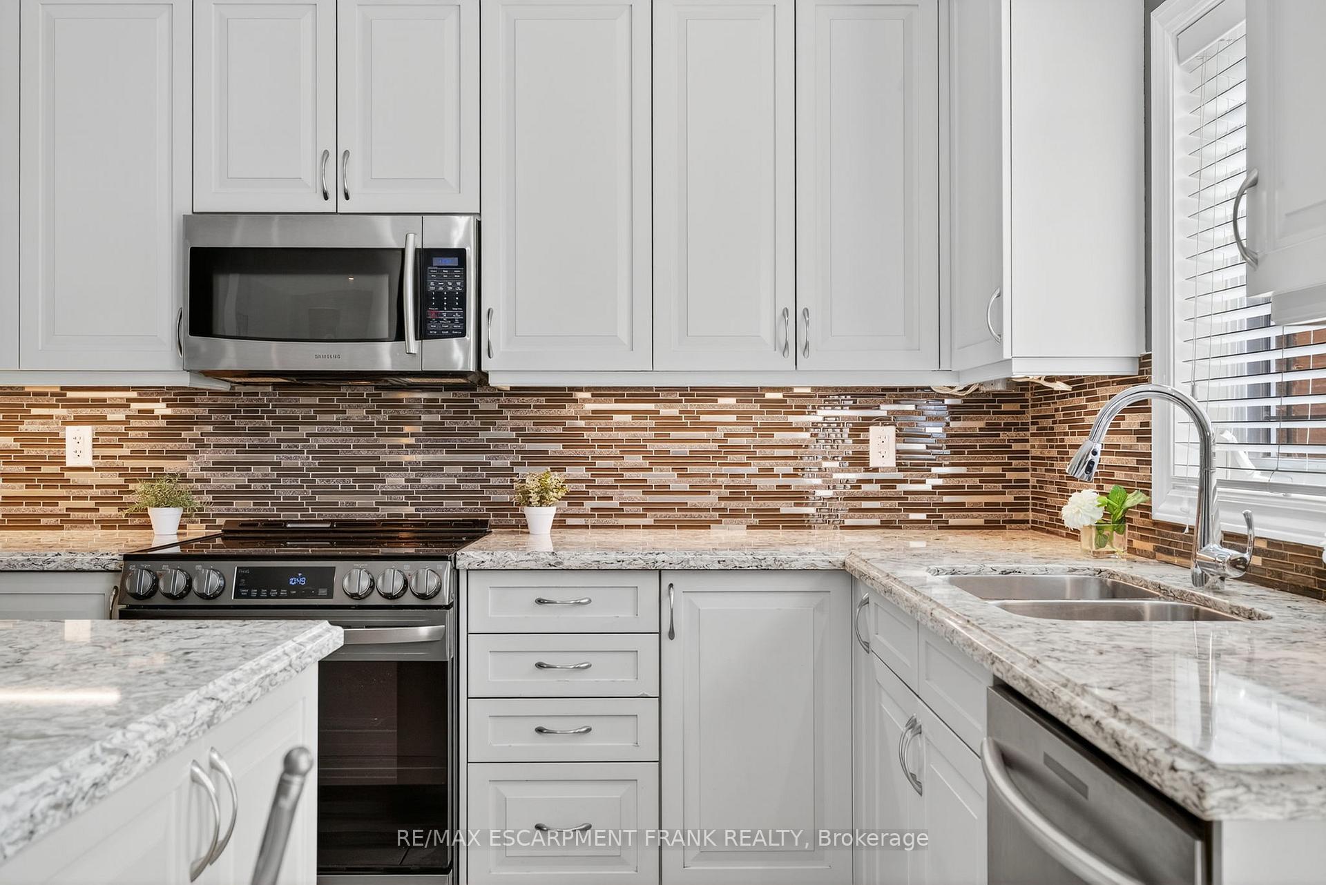 Photo 10 of 35 Purnell Drive, Hamilton, Gilbert — HOMEH