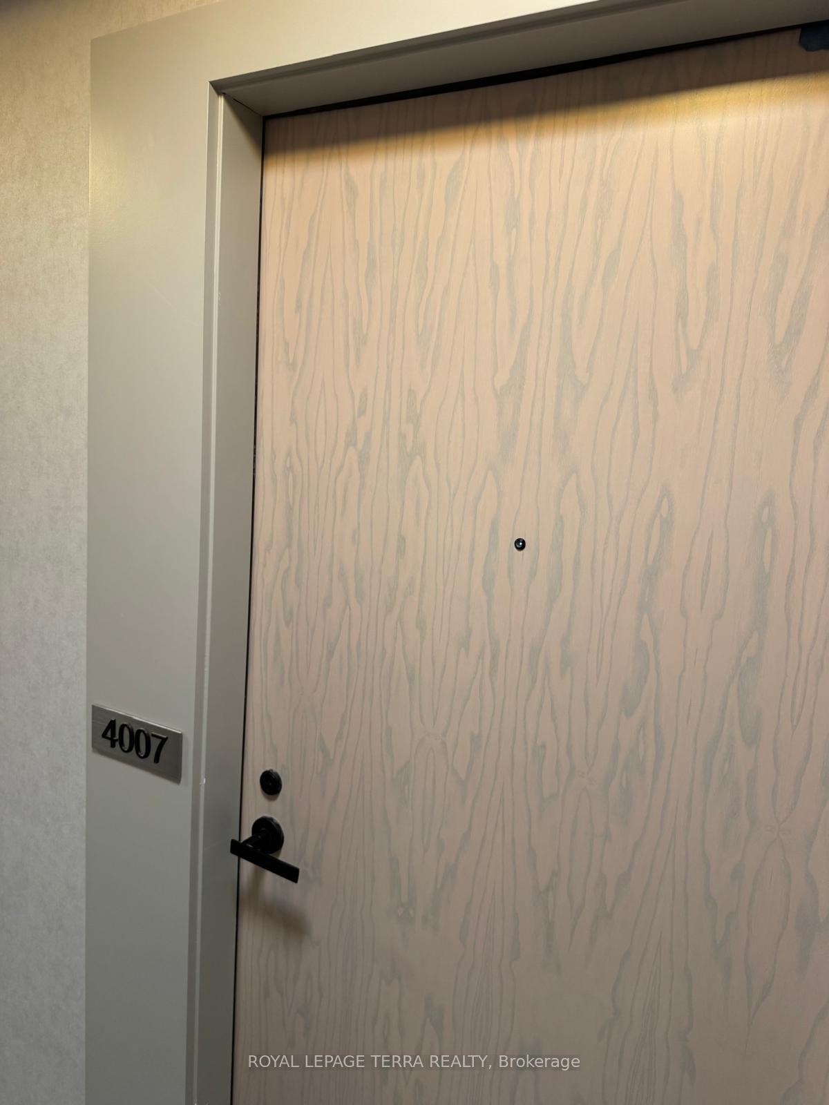 Photo 4 of Unit 4007, 28 Interchange Way, Vaughan, Vaughan Corporate Centre — HOMEH