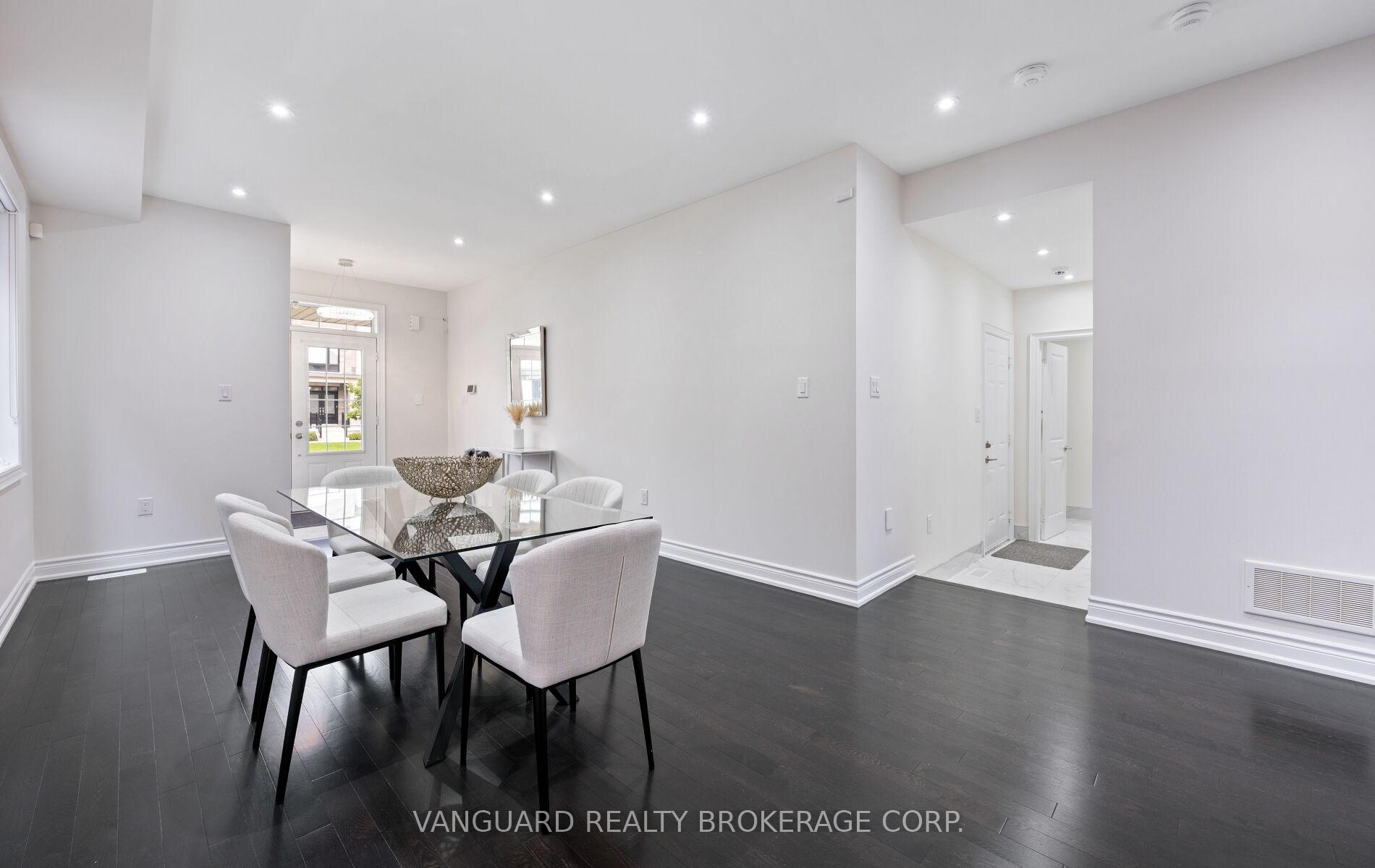 Photo 5 of 121 Alistair Crescent, Vaughan, Kleinburg — HOMEH