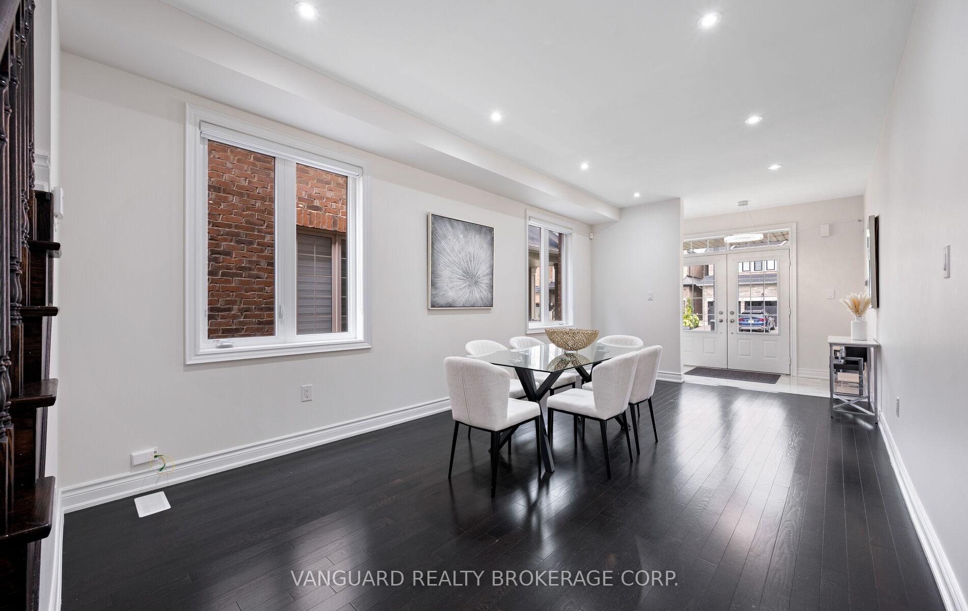 Photo 6 of 121 Alistair Crescent, Vaughan, Kleinburg — HOMEH