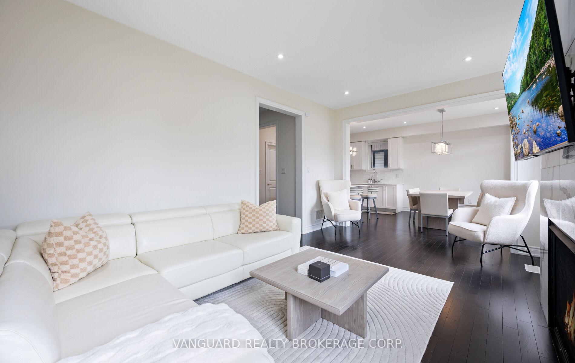 Photo 12 of 121 Alistair Crescent, Vaughan, Kleinburg — HOMEH