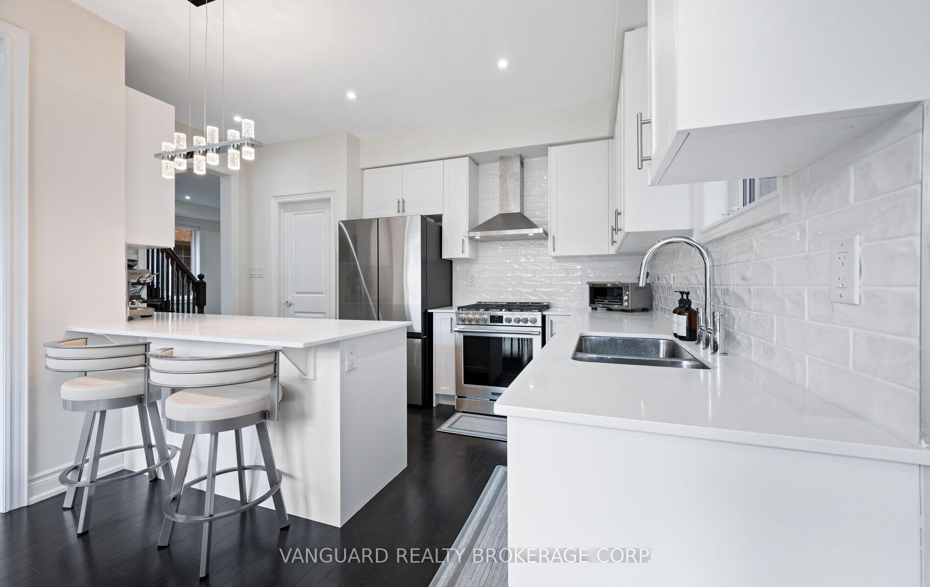 Photo 13 of 121 Alistair Crescent, Vaughan, Kleinburg — HOMEH