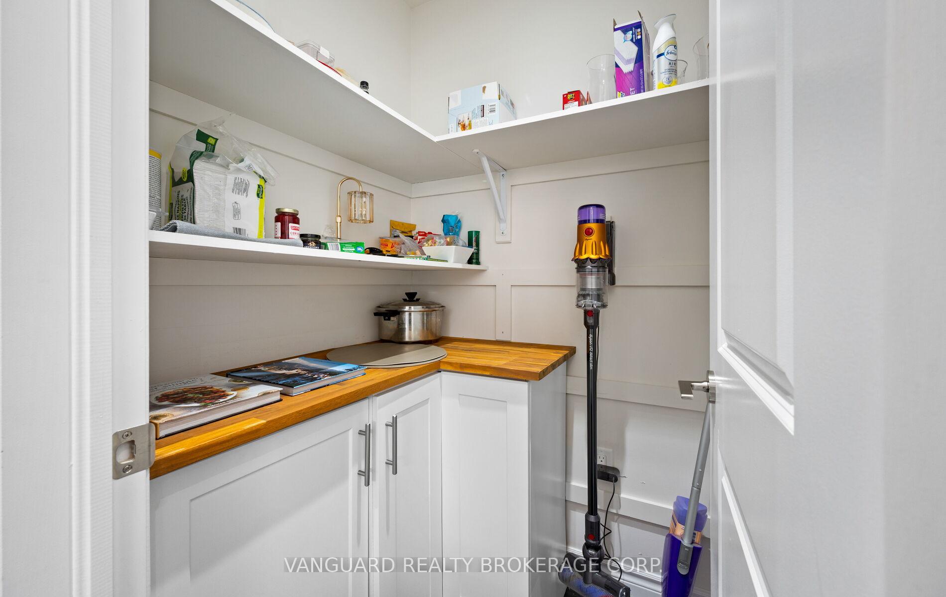 Photo 20 of 121 Alistair Crescent, Vaughan, Kleinburg — HOMEH