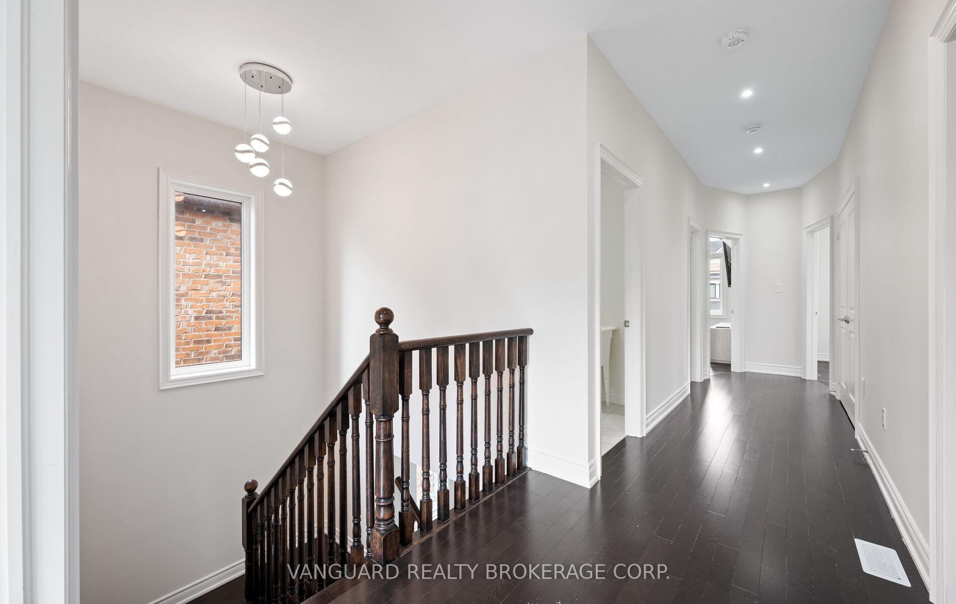 Photo 19 of 121 Alistair Crescent, Vaughan, Kleinburg — HOMEH