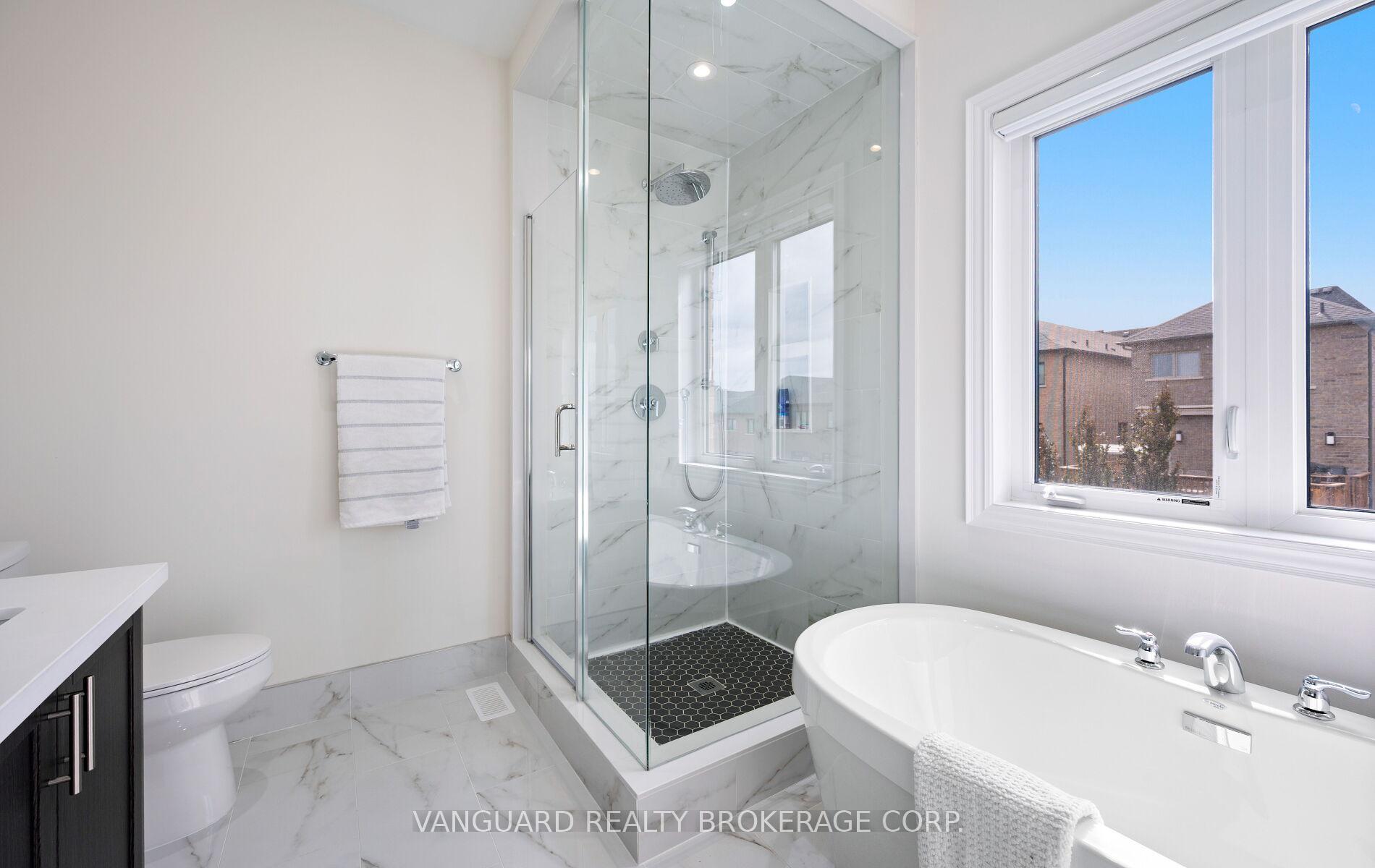 Photo 32 of 121 Alistair Crescent, Vaughan, Kleinburg — HOMEH