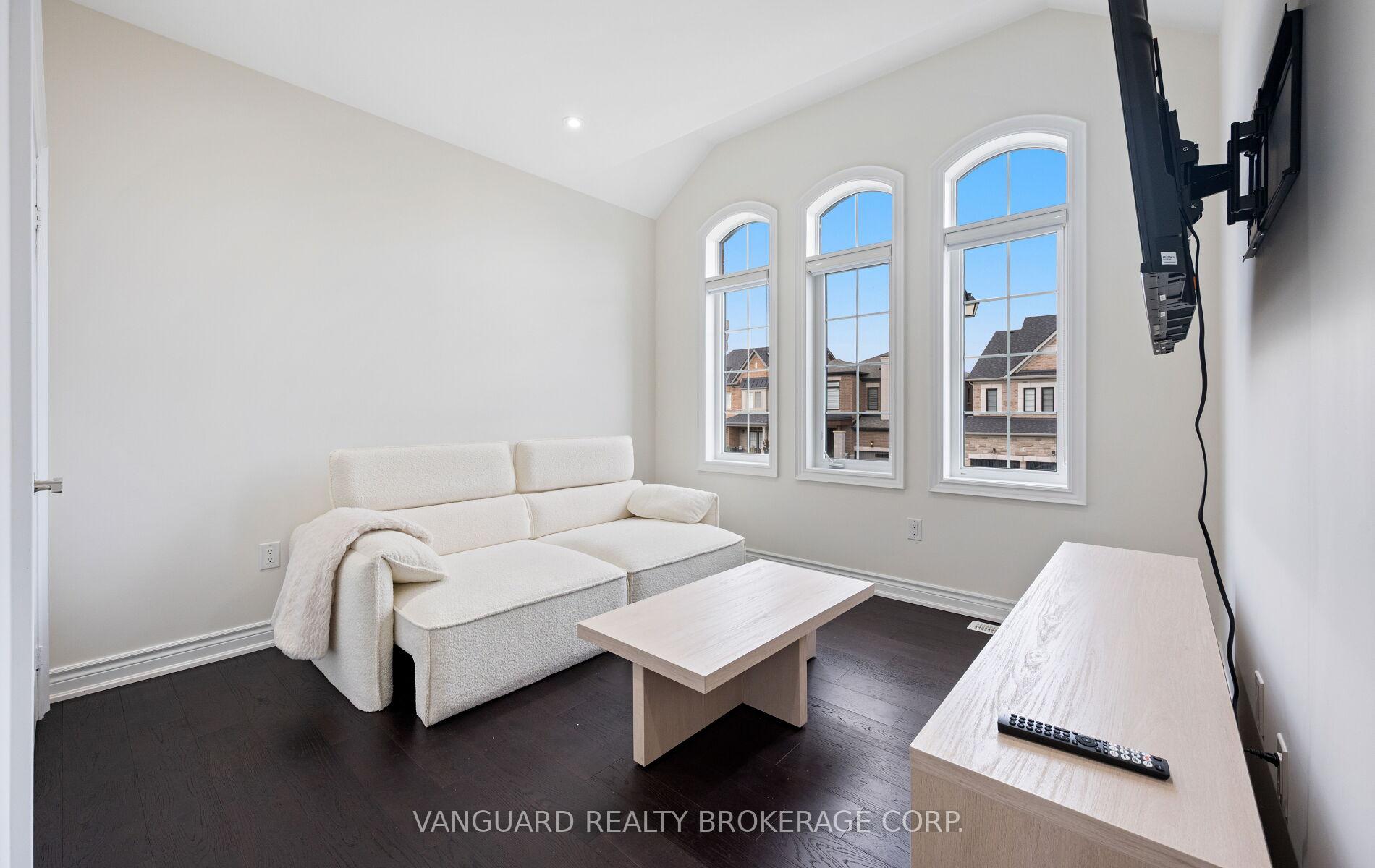 Photo 36 of 121 Alistair Crescent, Vaughan, Kleinburg — HOMEH