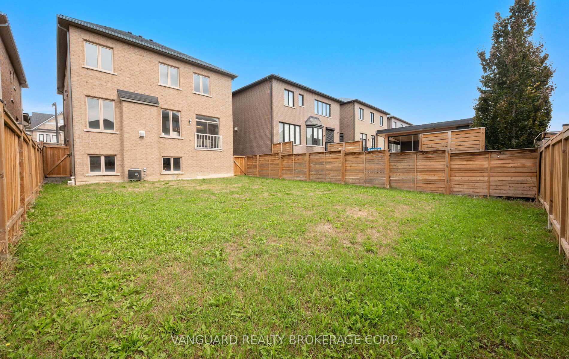 Photo 45 of 121 Alistair Crescent, Vaughan, Kleinburg — HOMEH