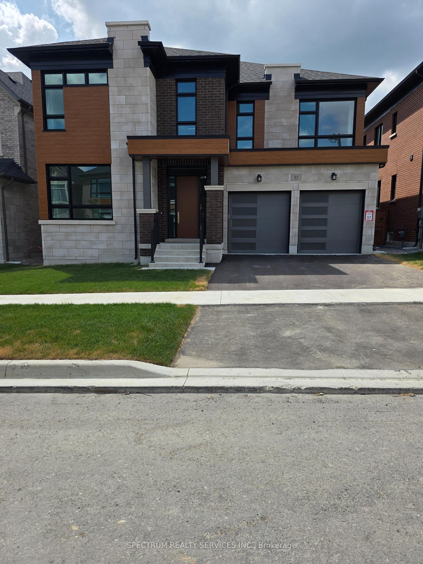 Photo 1 of 32 Seraville Street, Vaughan, Vellore Village — HOMEH