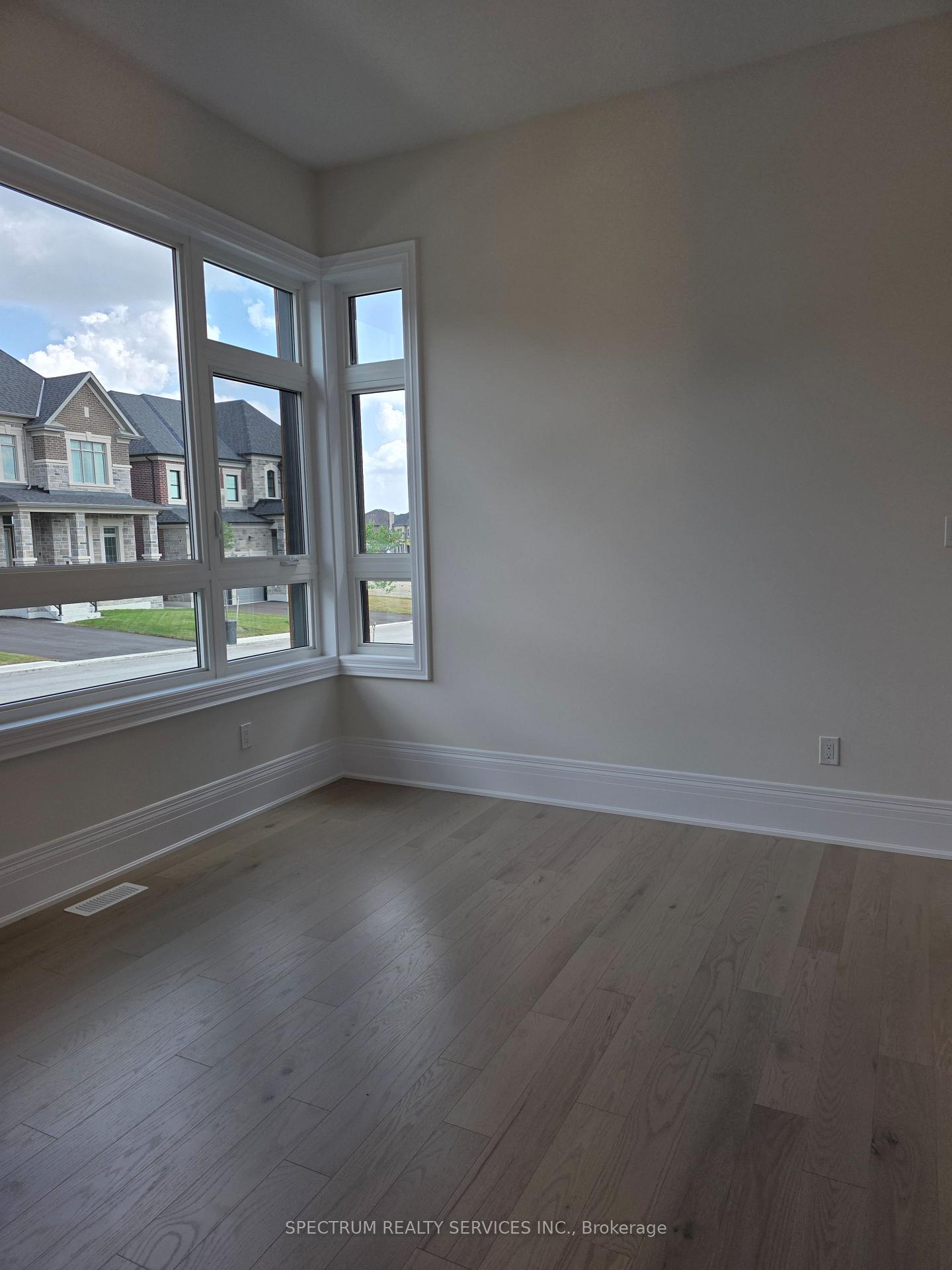 Photo 7 of 32 Seraville Street, Vaughan, Vellore Village — HOMEH