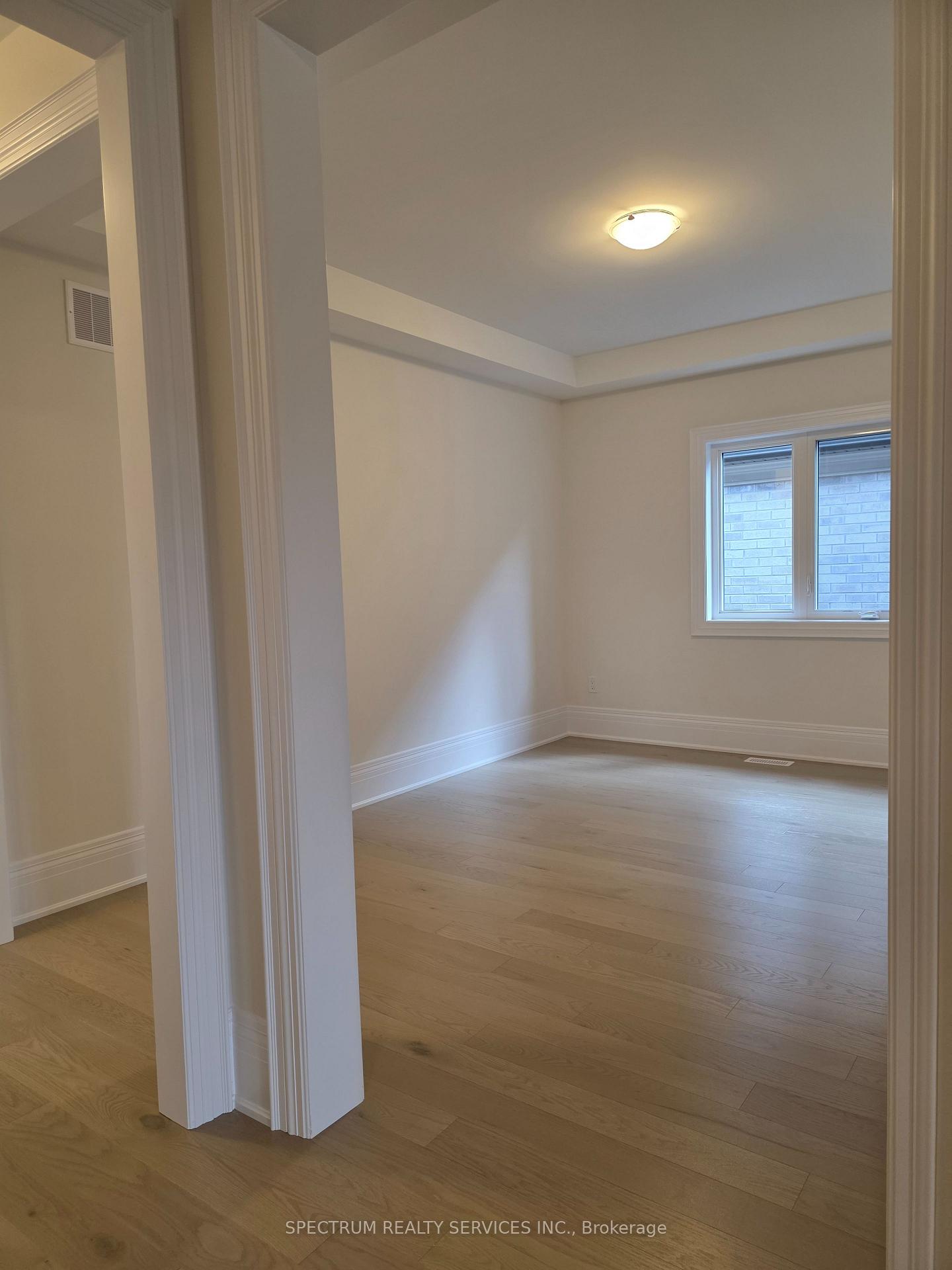 Photo 10 of 32 Seraville Street, Vaughan, Vellore Village — HOMEH