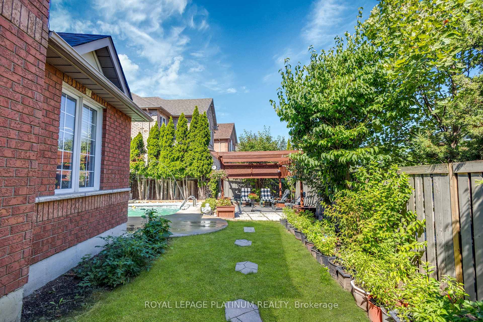Photo 26 of 76 Baha Crescent, Brampton, Fletcher's Meadow — HOMEH