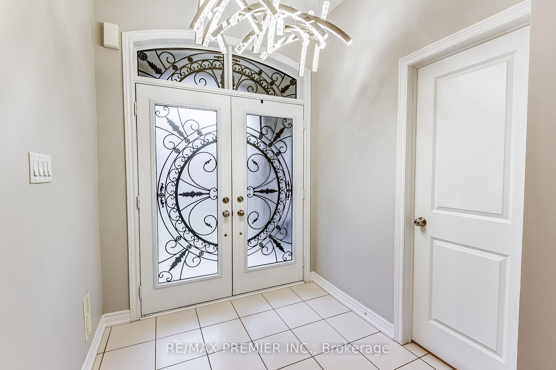 Photo 14 of 358 Clockwork Drive, Brampton, Northwest Brampton — HOMEH
