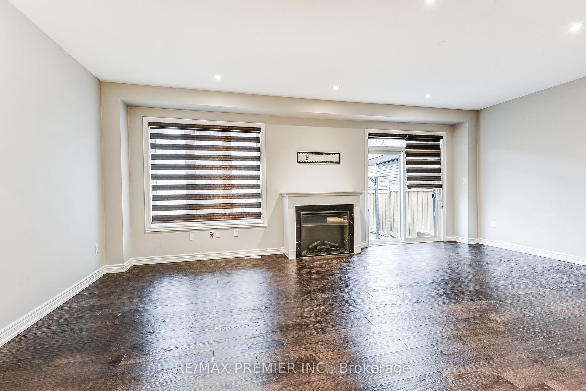 Photo 8 of 358 Clockwork Drive, Brampton, Northwest Brampton — HOMEH