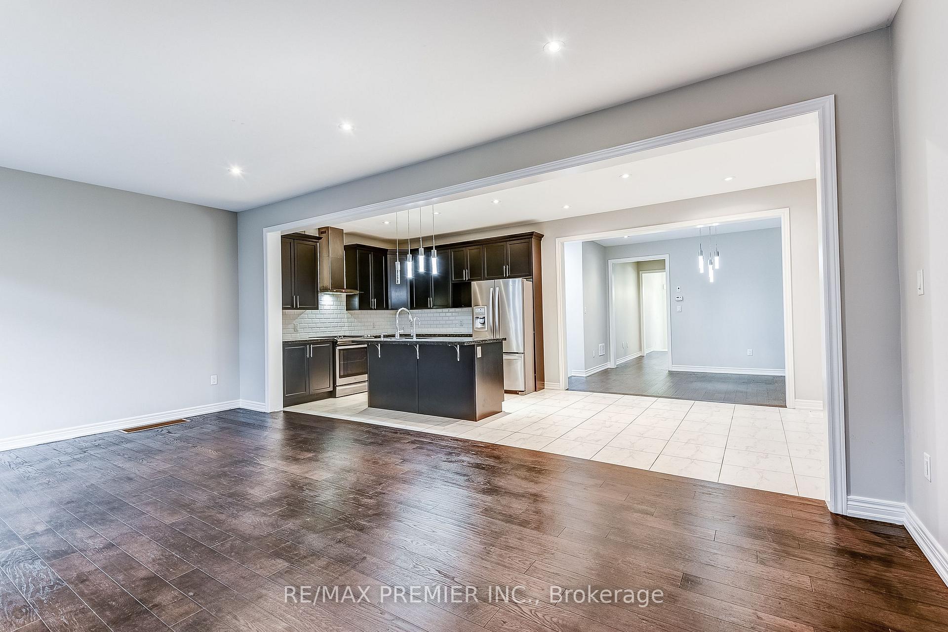Photo 11 of 358 Clockwork Drive, Brampton, Northwest Brampton — HOMEH