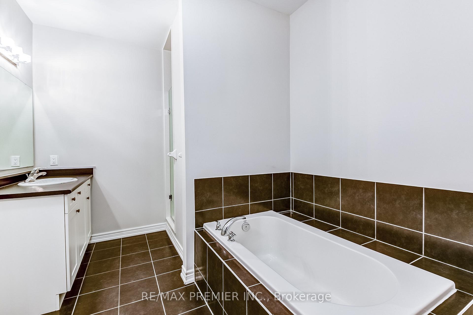 Photo 35 of 358 Clockwork Drive, Brampton, Northwest Brampton — HOMEH