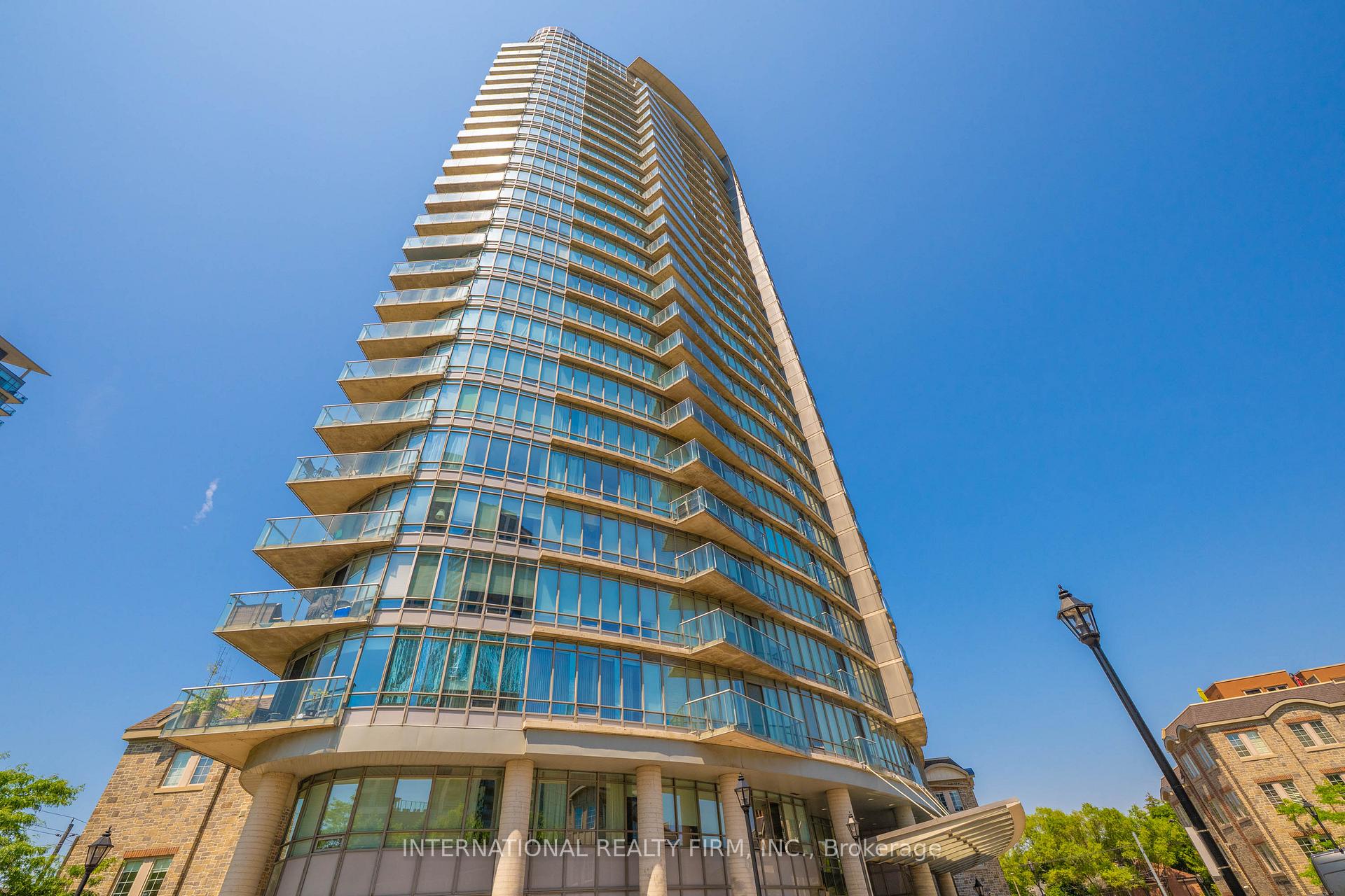 Front of Unit 511, 15 windemere Avenue