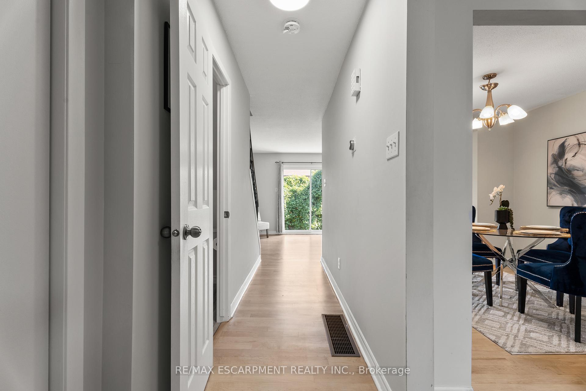 Photo 5 of Unit F, 924 Mohawk Road, Hamilton, Mountview — HOMEH