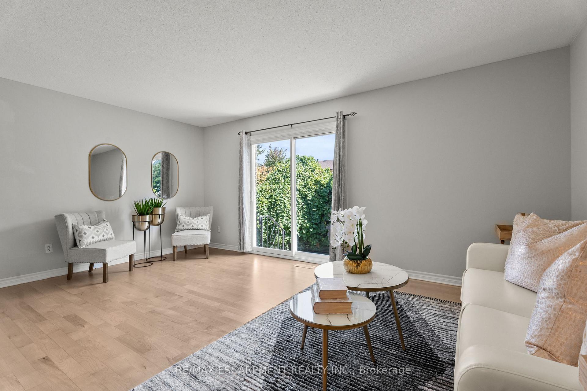Photo 17 of Unit F, 924 Mohawk Road, Hamilton, Mountview — HOMEH