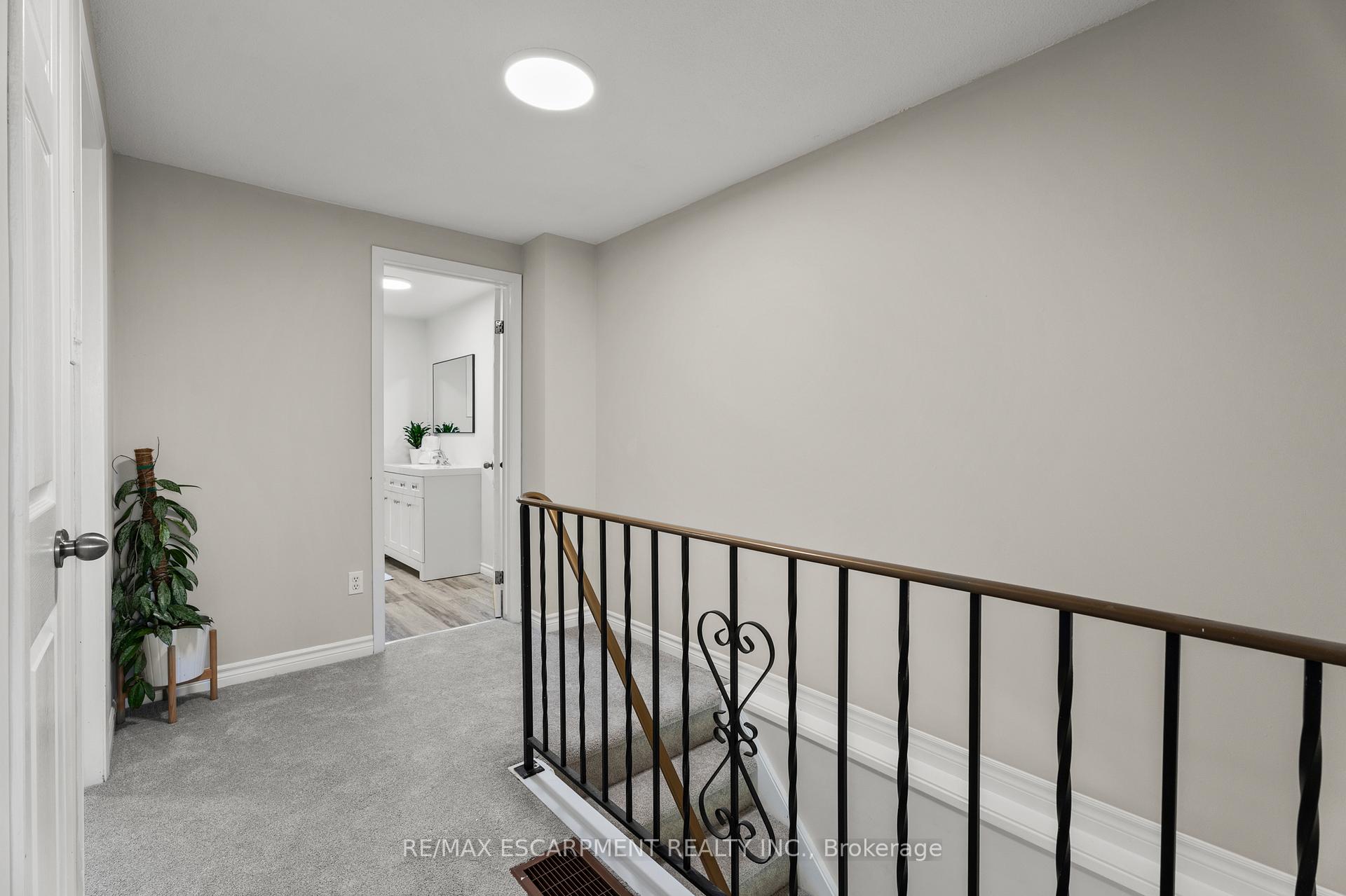 Photo 4 of Unit F, 924 Mohawk Road, Hamilton, Mountview — HOMEH