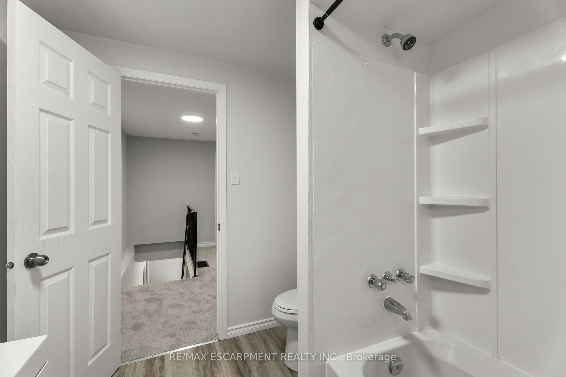 Photo 20 of Unit F, 924 Mohawk Road, Hamilton, Mountview — HOMEH