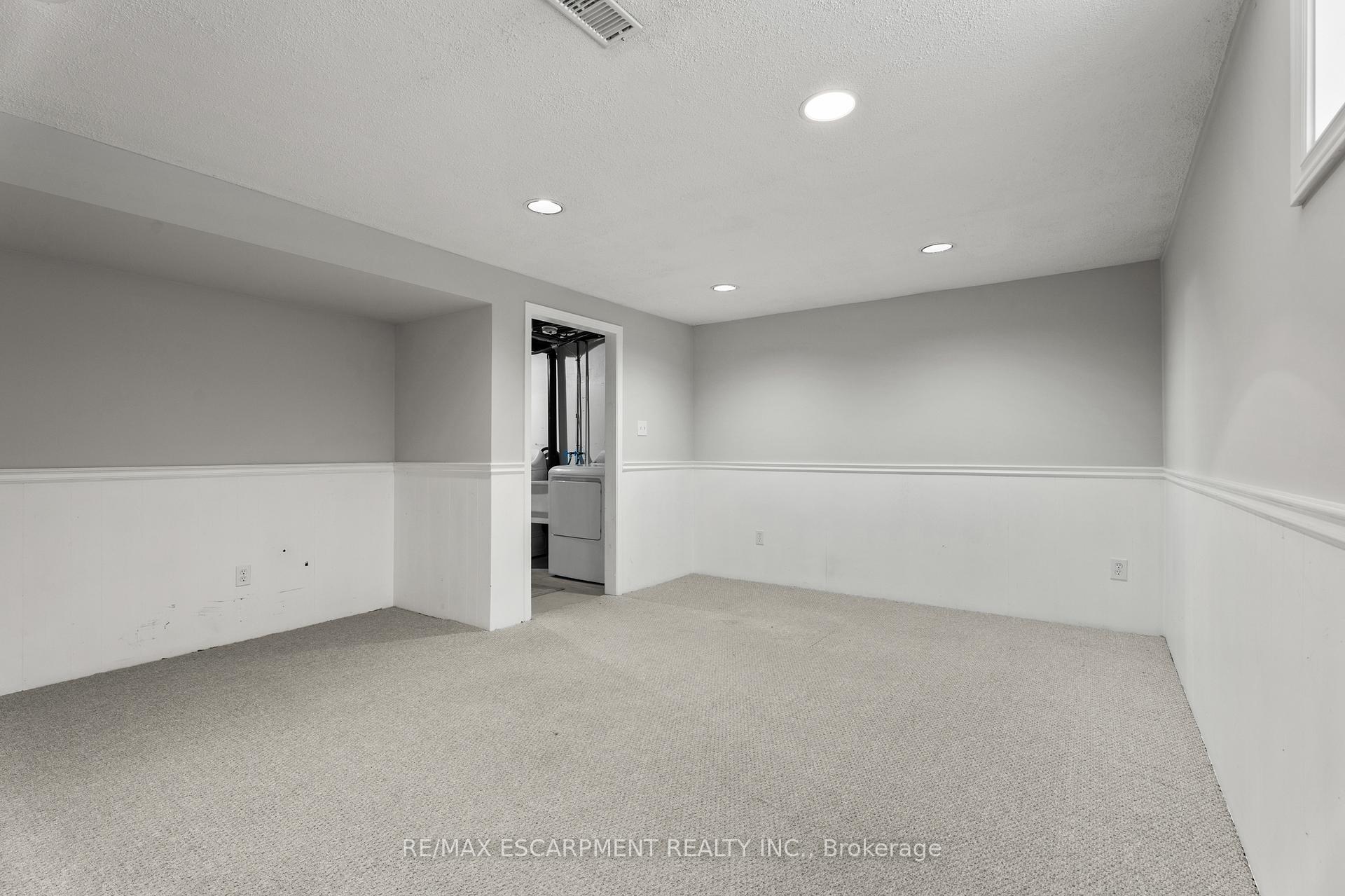Photo 25 of Unit F, 924 Mohawk Road, Hamilton, Mountview — HOMEH