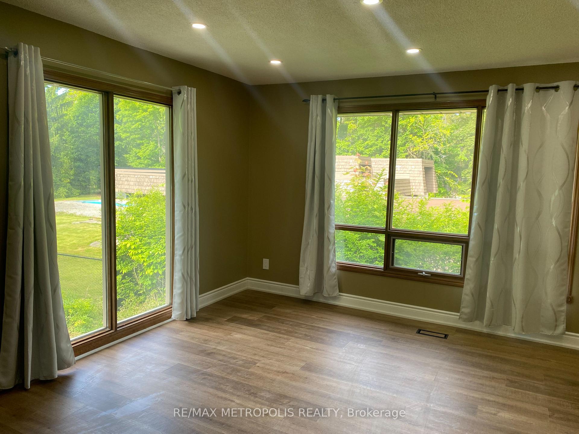 Photo 7 of Unit Upper, 105 Fitch Street, Welland, Prince Charles — HOMEH