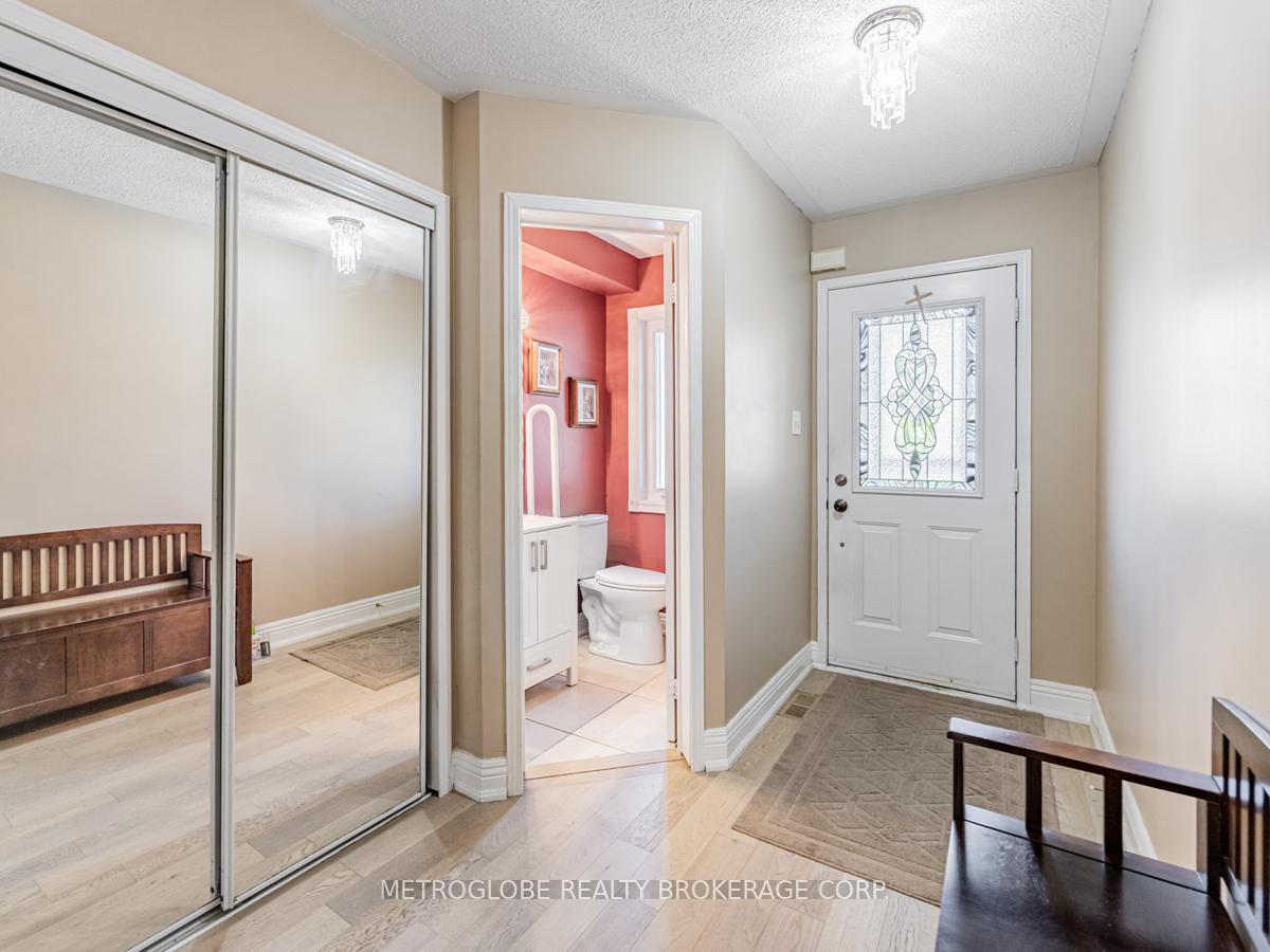 Photo 2 of 6 Thunderbird Trail, Brampton, Sandringham-Wellington — HOMEH