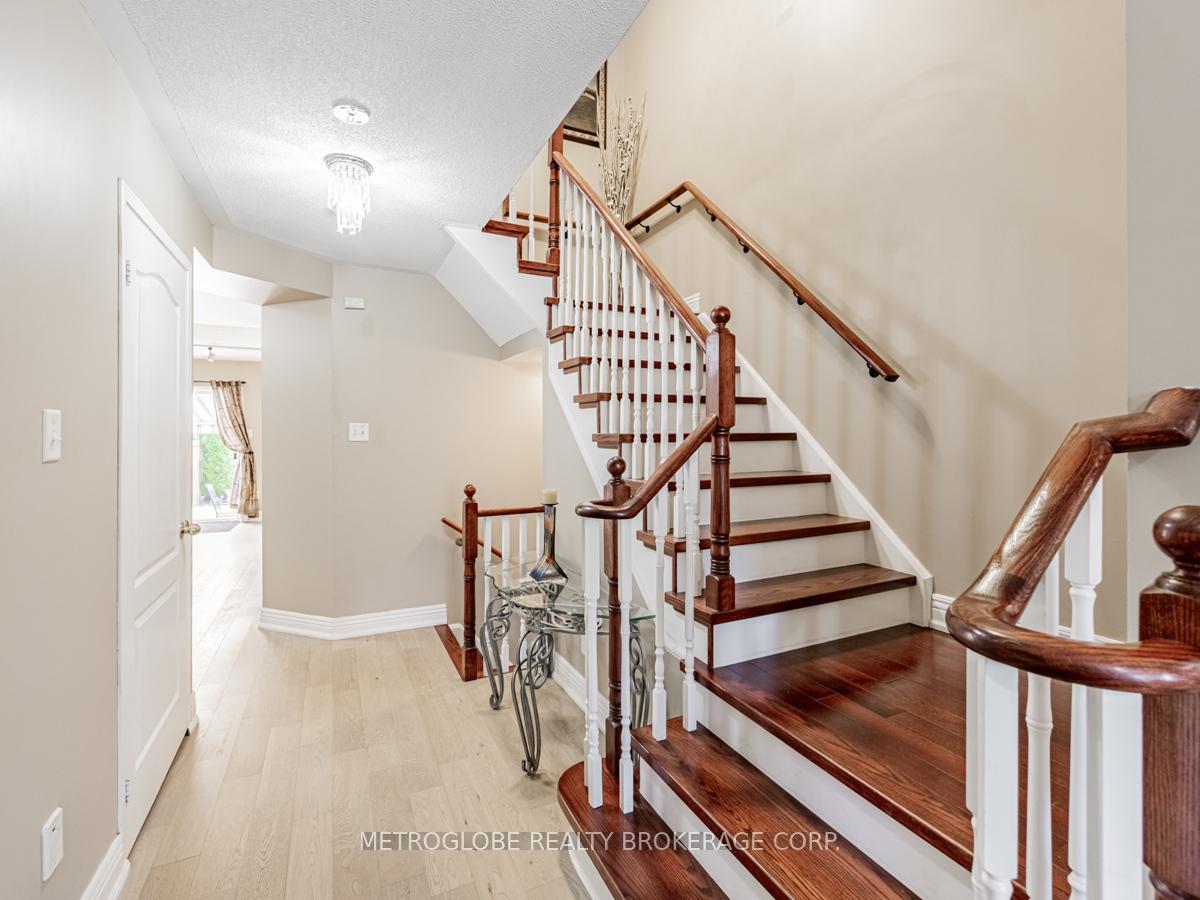 Photo 4 of 6 Thunderbird Trail, Brampton, Sandringham-Wellington — HOMEH