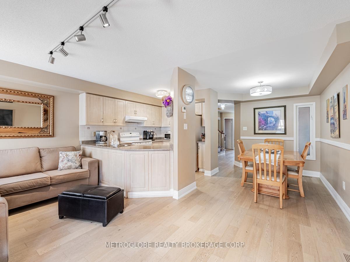 Photo 10 of 6 Thunderbird Trail, Brampton, Sandringham-Wellington — HOMEH
