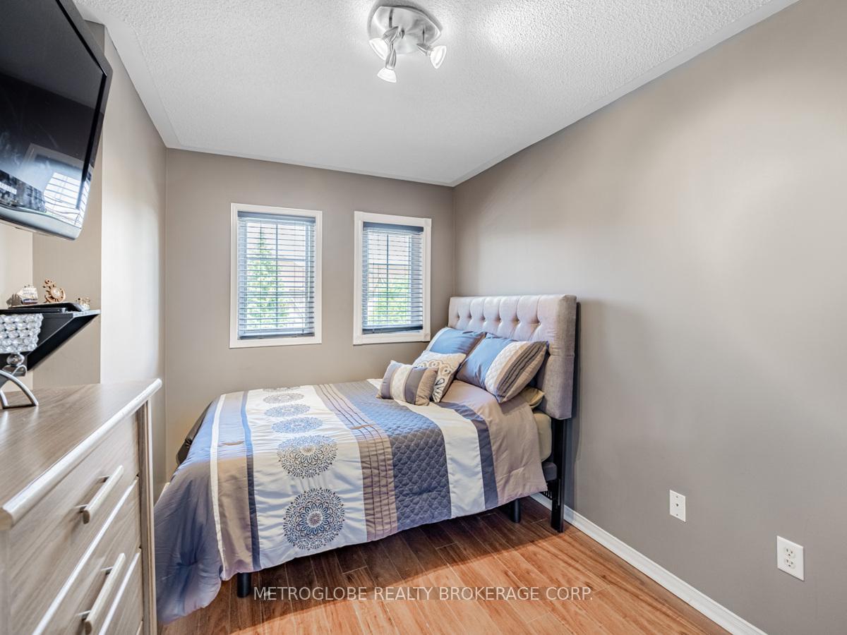 Photo 20 of 6 Thunderbird Trail, Brampton, Sandringham-Wellington — HOMEH