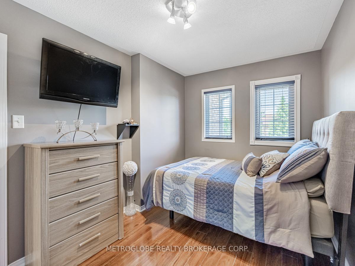 Photo 21 of 6 Thunderbird Trail, Brampton, Sandringham-Wellington — HOMEH