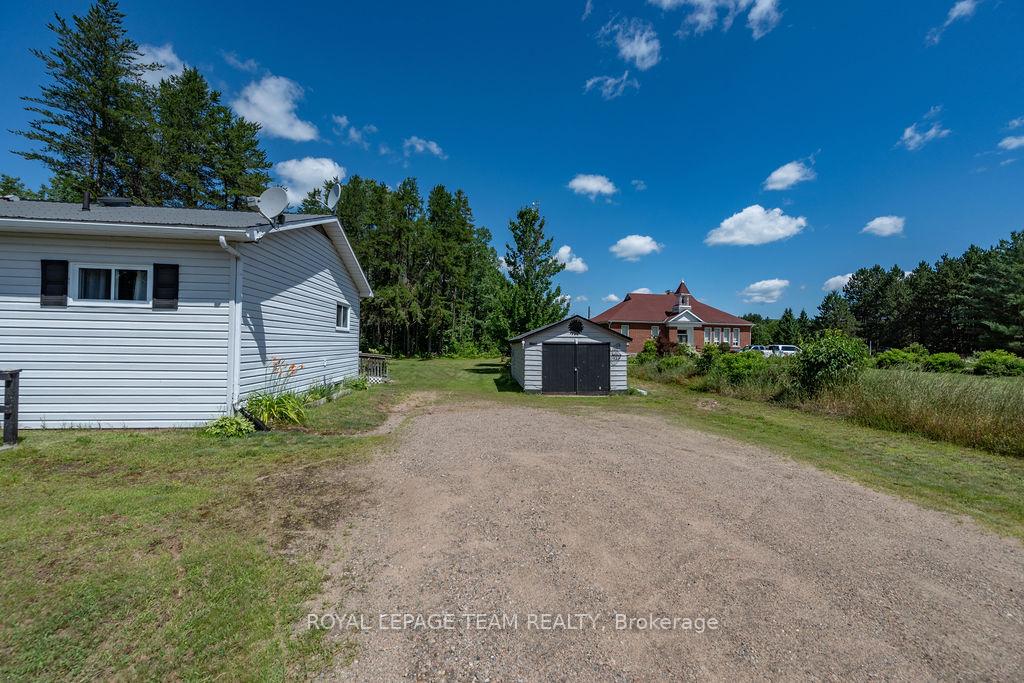 Photo 3 of 25280 Highway 60, South Algonquin — HOMEH