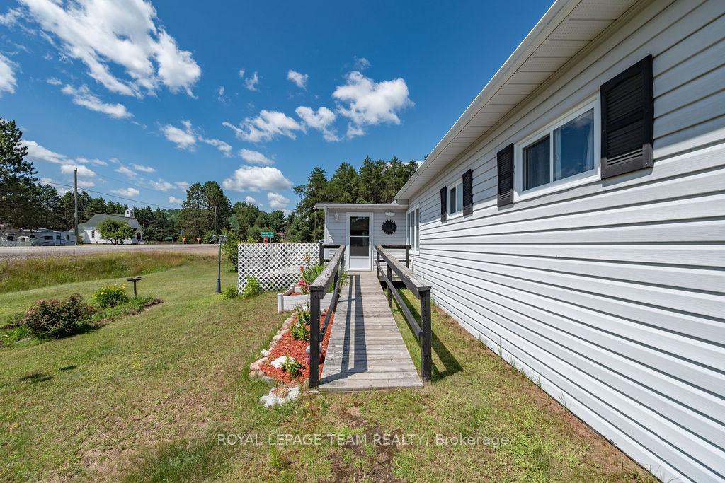 Photo 5 of 25280 Highway 60, South Algonquin — HOMEH