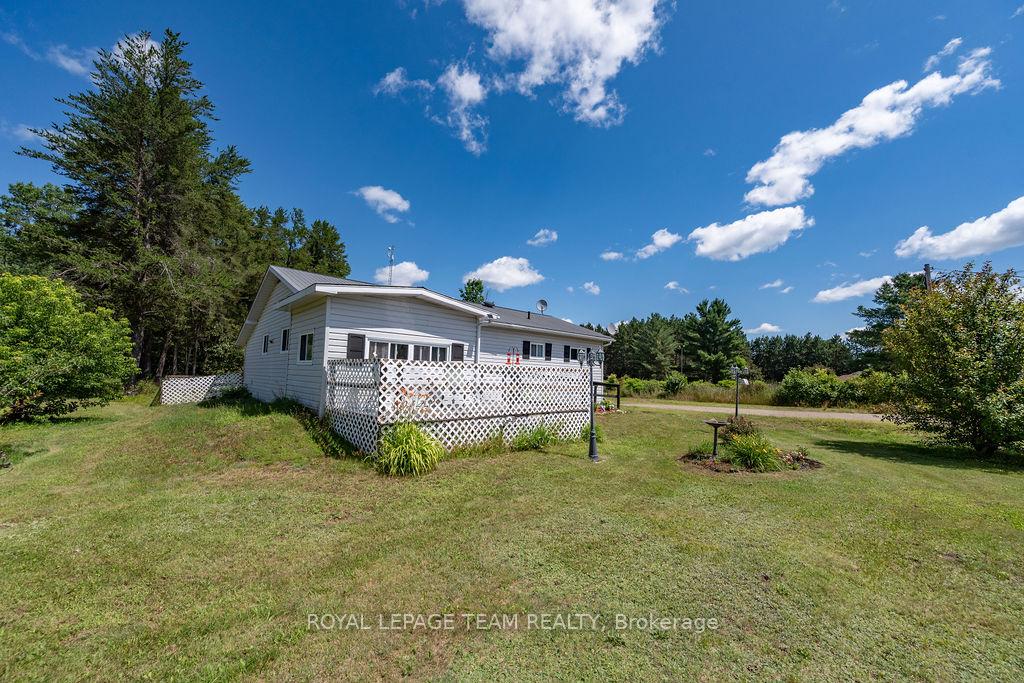 Photo 8 of 25280 Highway 60, South Algonquin — HOMEH