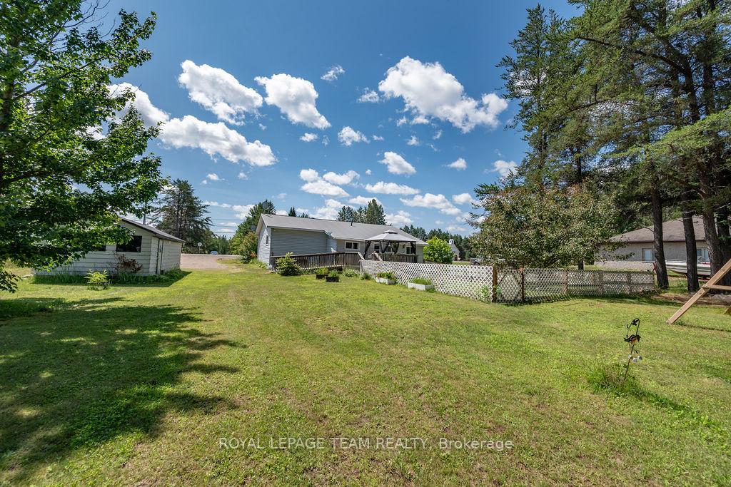 Photo 10 of 25280 Highway 60, South Algonquin — HOMEH