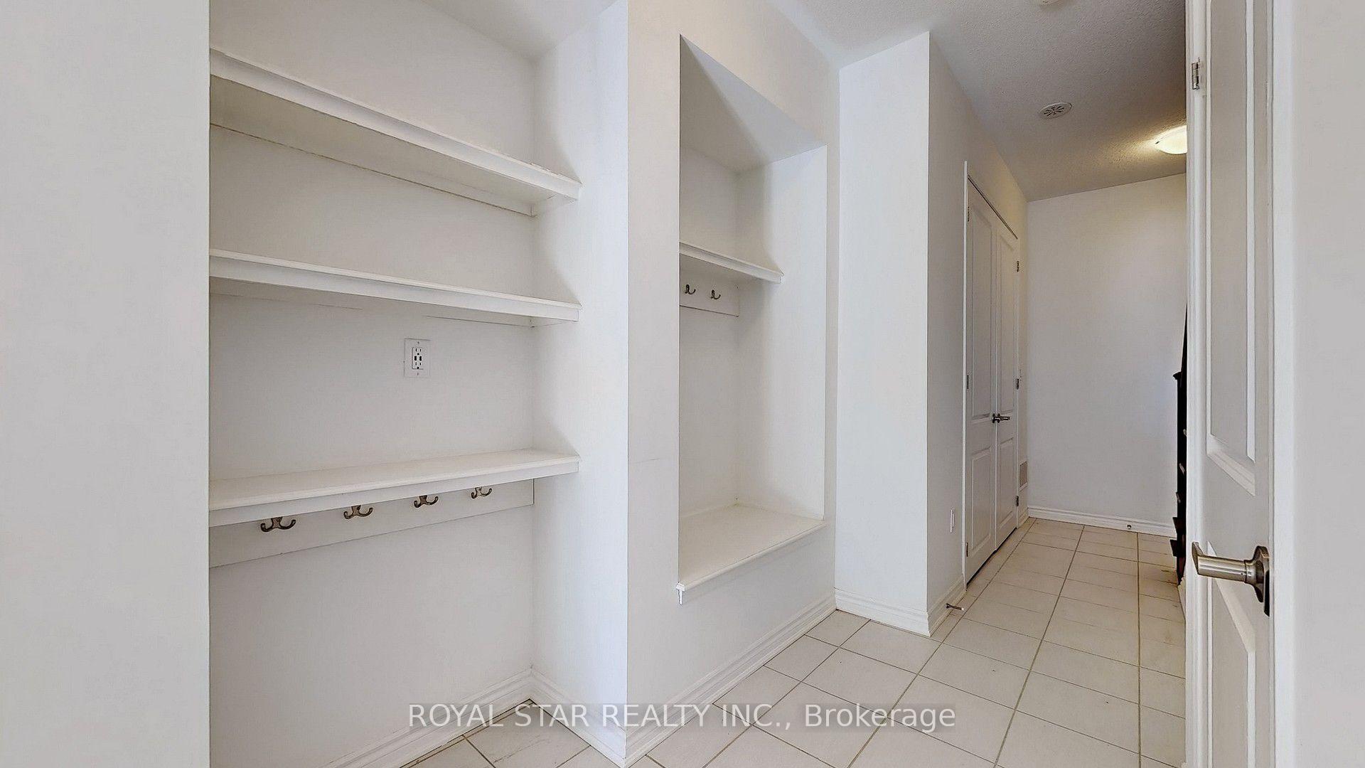 Photo 3 of 32 Melmar Street, Brampton, Brampton North — HOMEH