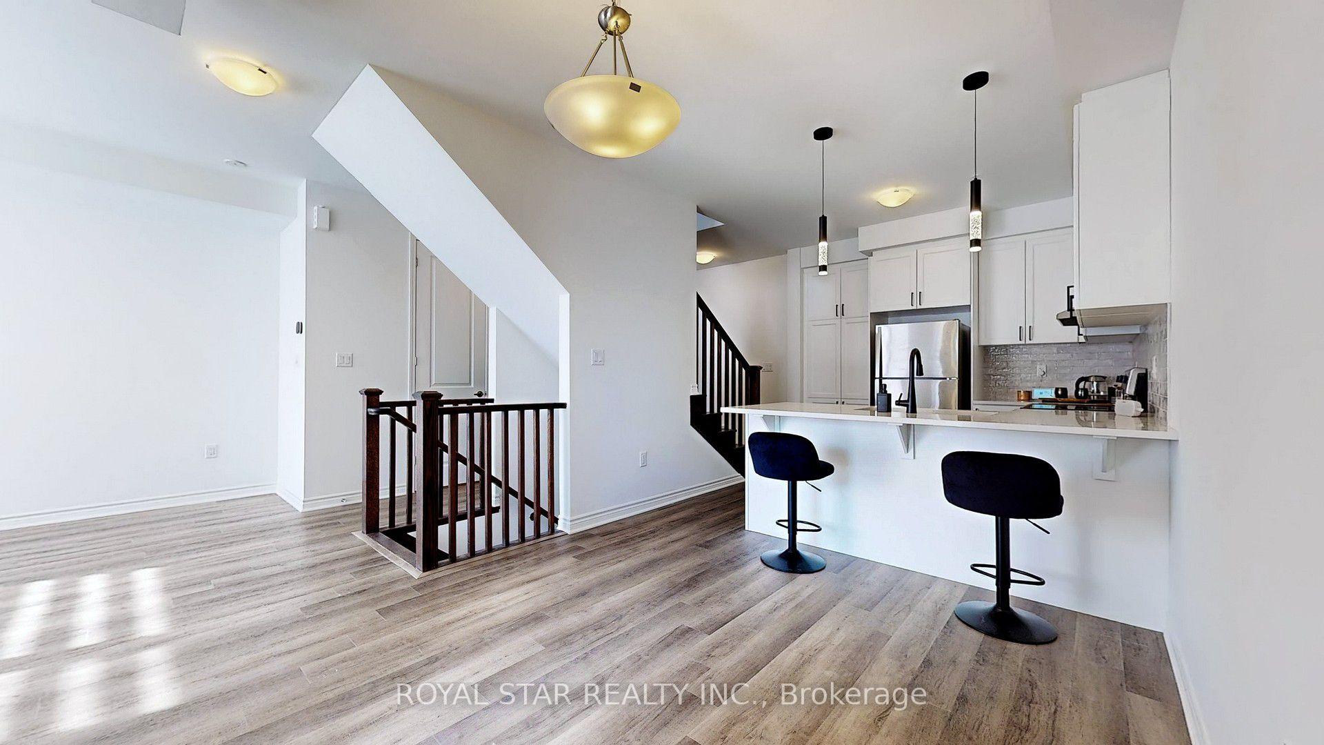 Photo 8 of 32 Melmar Street, Brampton, Brampton North — HOMEH