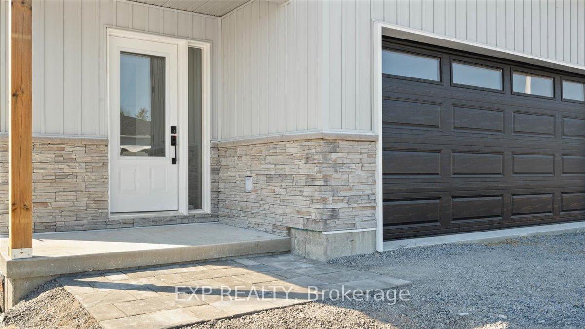 Photo 24 of 60 Summit Crescent, Belleville, Belleville Ward — HOMEH