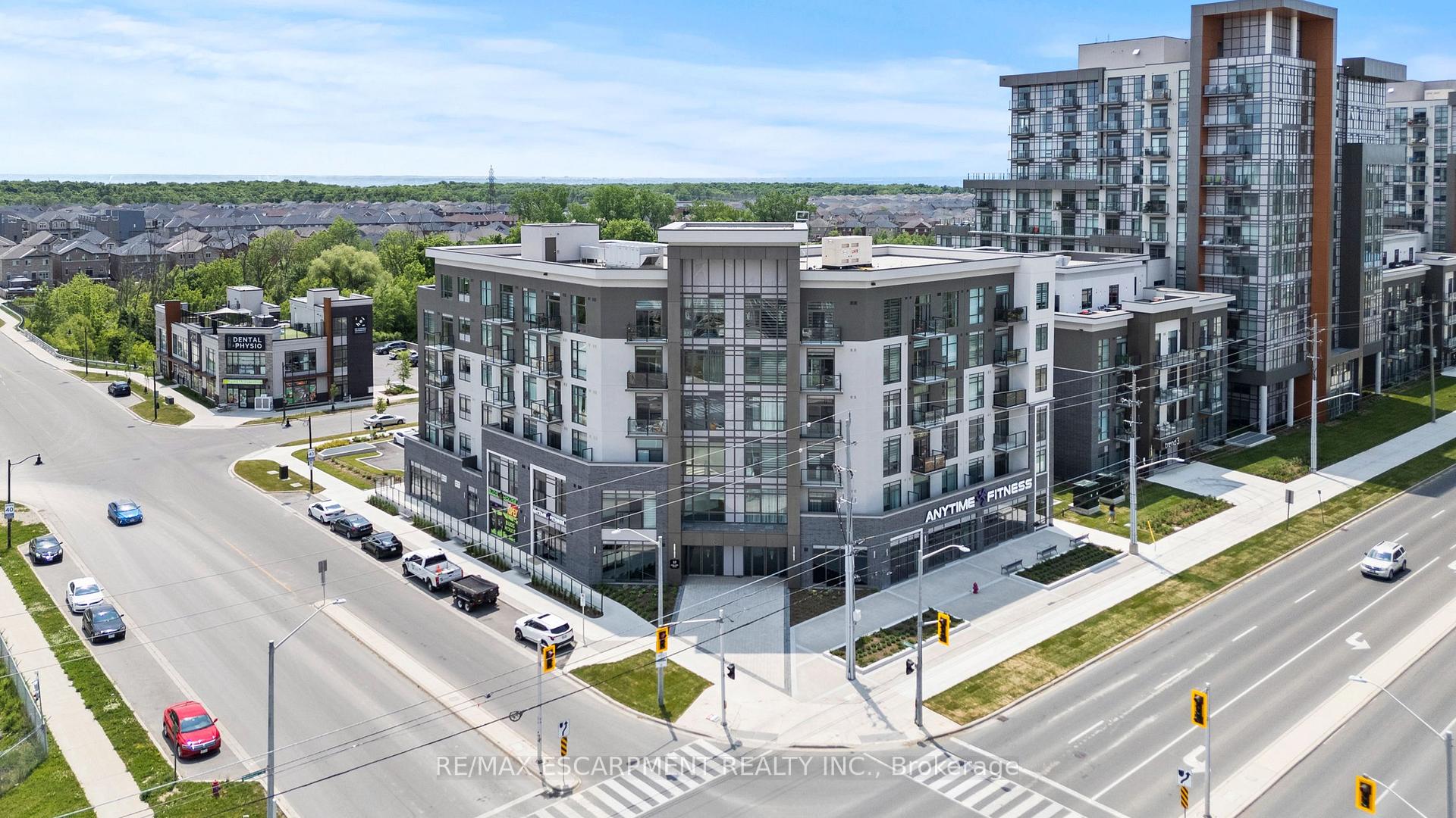 Photo 1 of Unit 530, 10 Mallard Trail, Hamilton, Waterdown — HOMEH