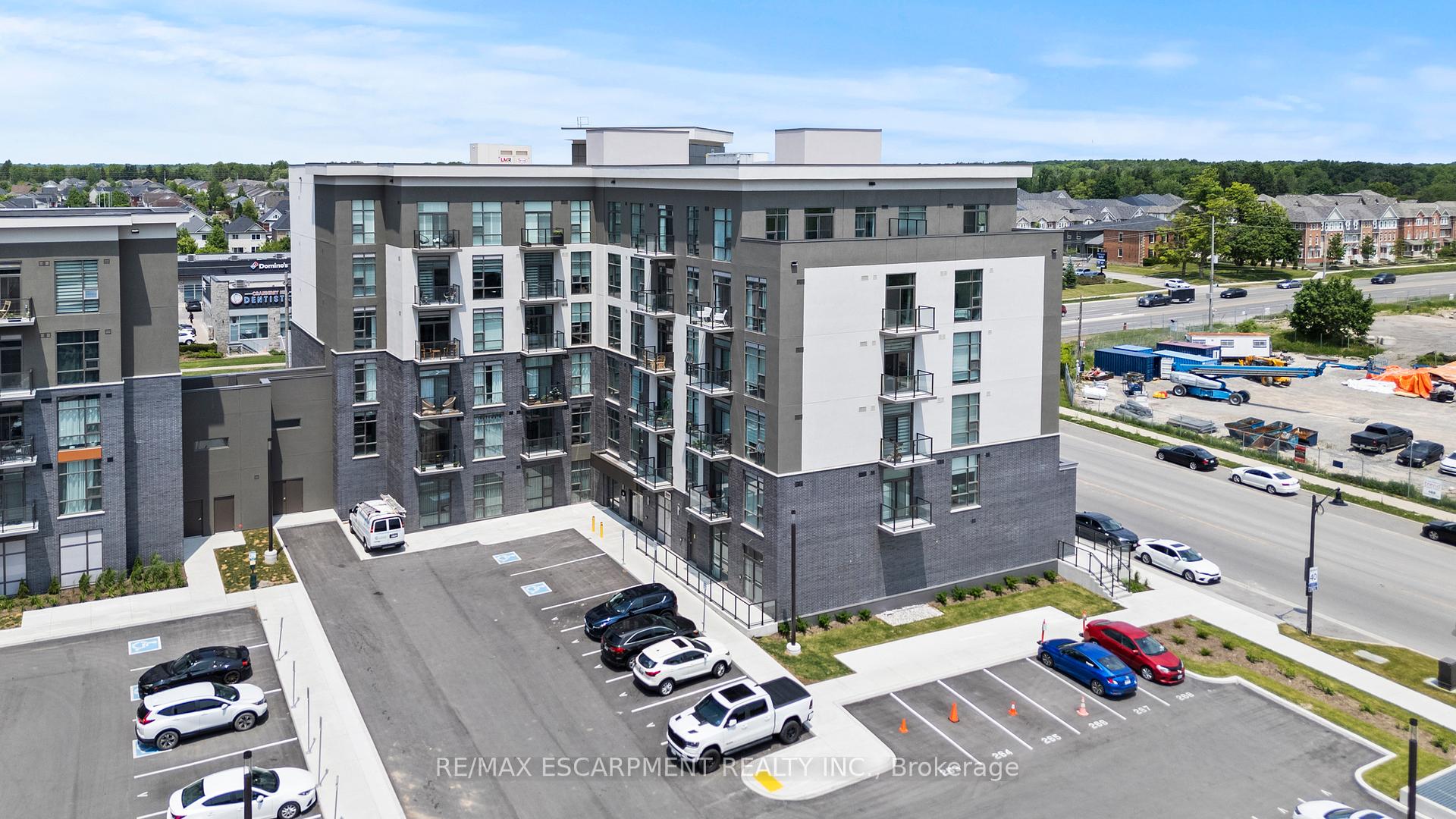 Photo 10 of Unit 530, 10 Mallard Trail, Hamilton, Waterdown — HOMEH