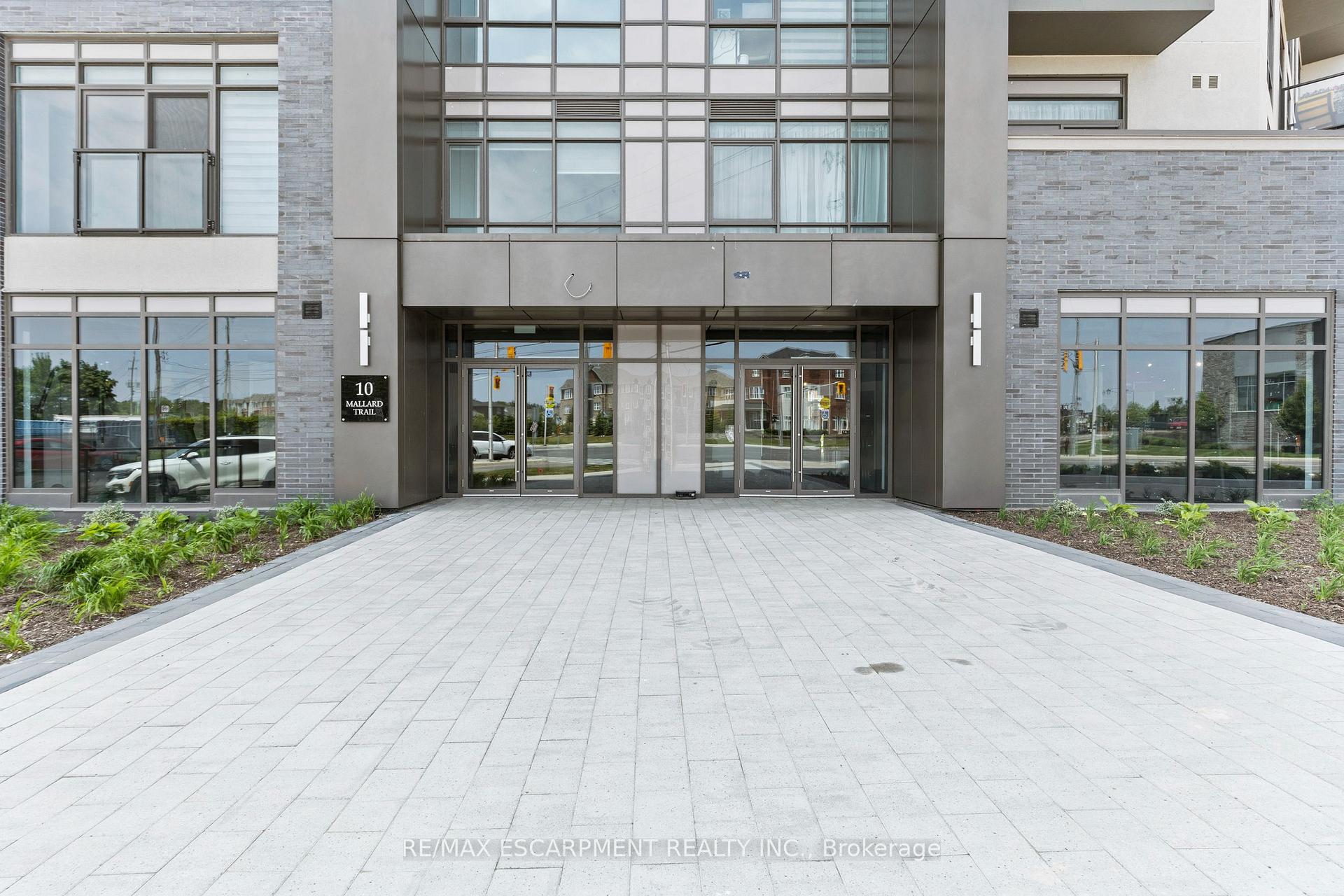 Photo 9 of Unit 530, 10 Mallard Trail, Hamilton, Waterdown — HOMEH