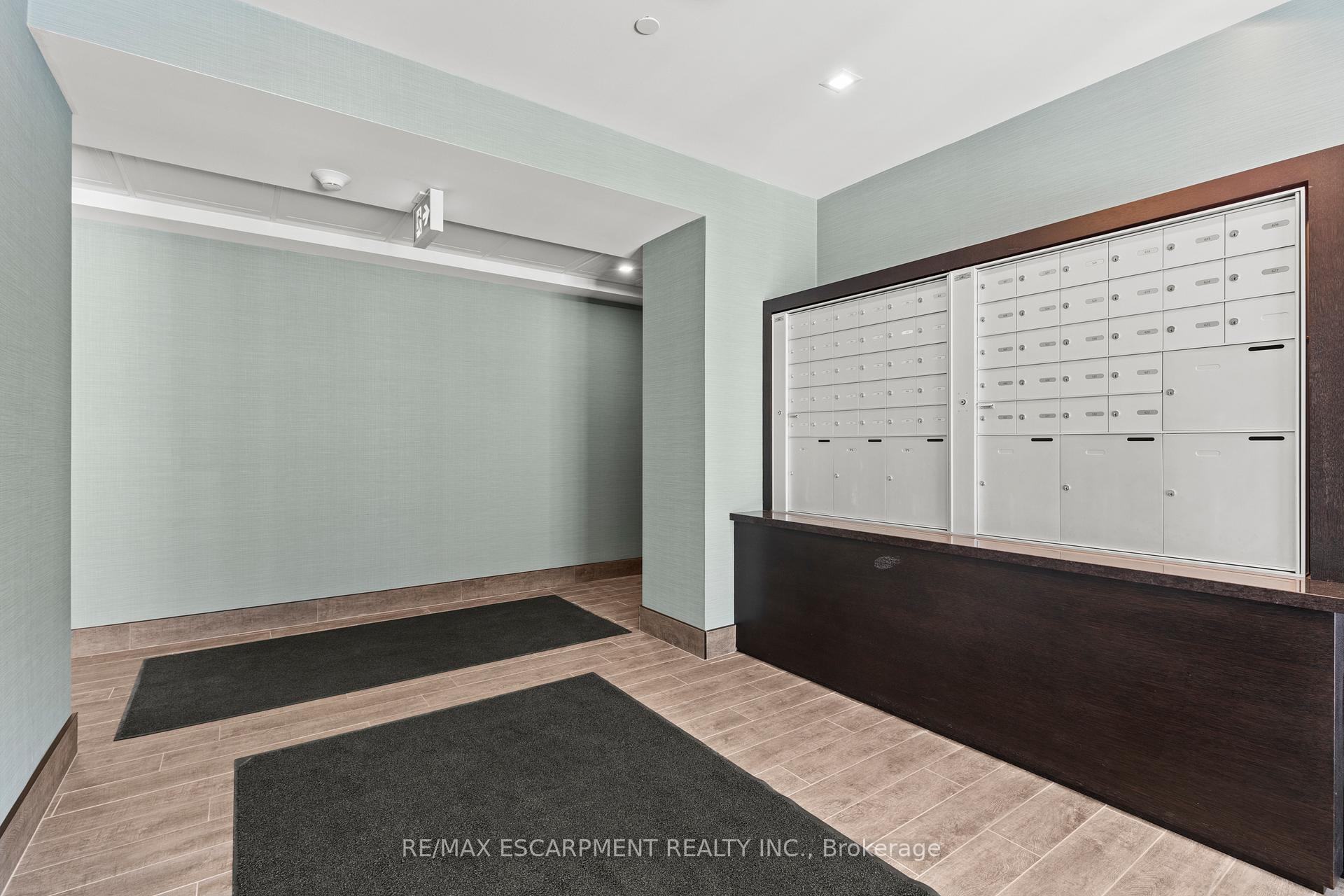 Photo 25 of Unit 530, 10 Mallard Trail, Hamilton, Waterdown — HOMEH