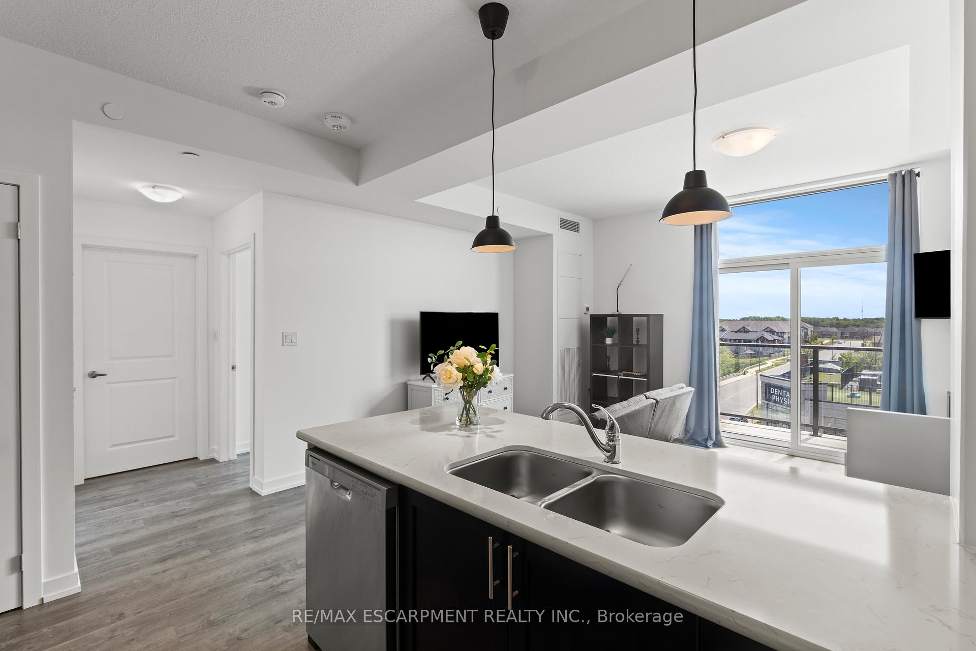 Photo 24 of Unit 530, 10 Mallard Trail, Hamilton, Waterdown — HOMEH