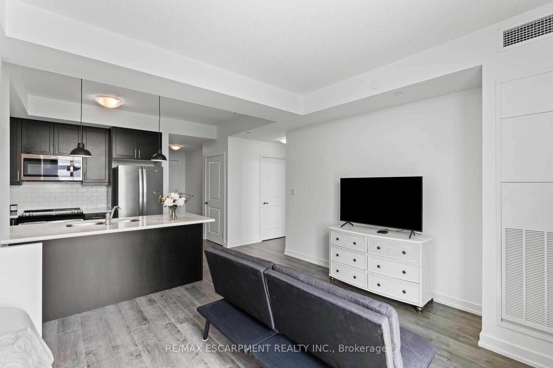 Photo 14 of Unit 530, 10 Mallard Trail, Hamilton, Waterdown — HOMEH