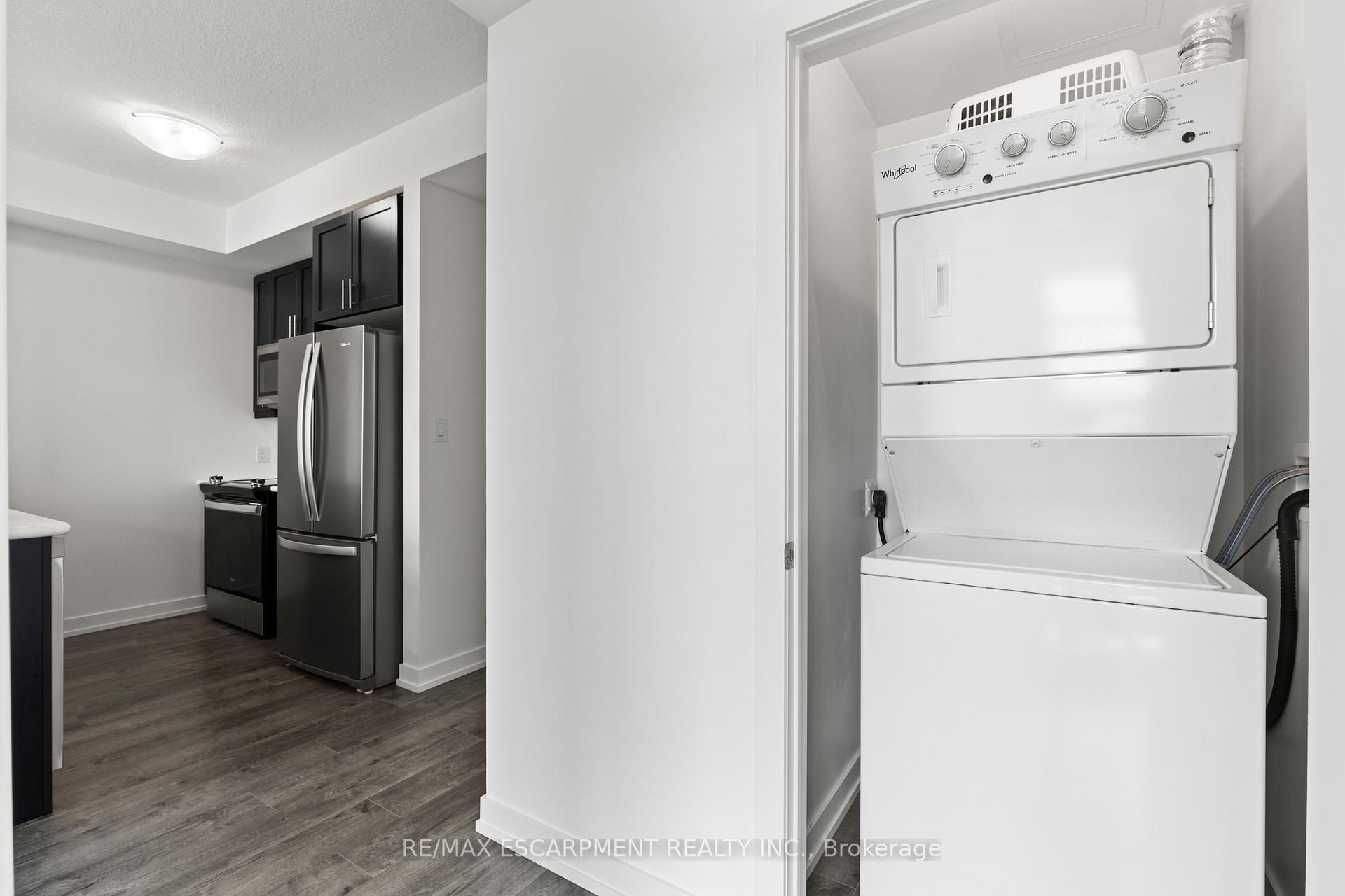 Photo 15 of Unit 530, 10 Mallard Trail, Hamilton, Waterdown — HOMEH