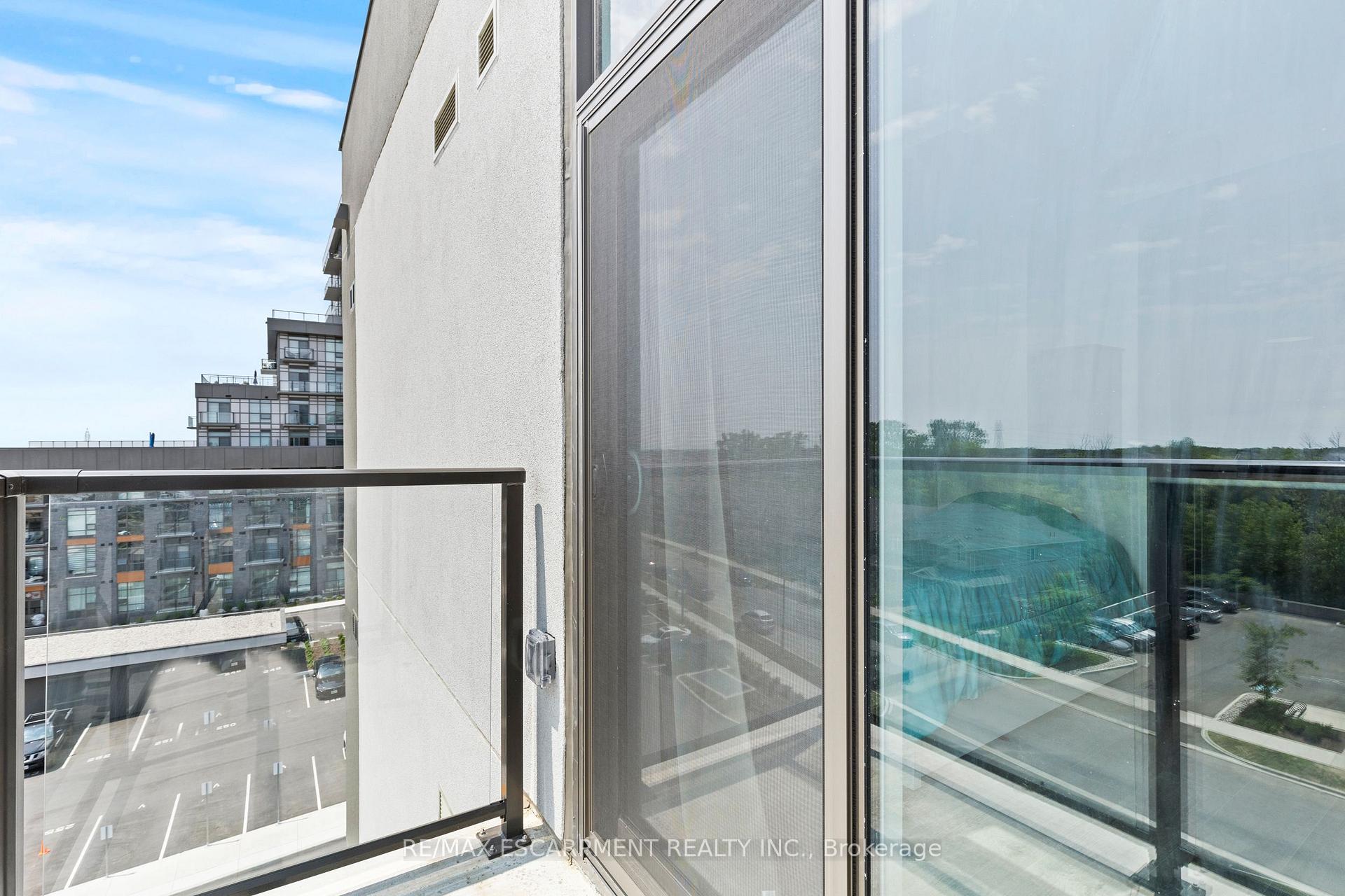 Photo 23 of Unit 530, 10 Mallard Trail, Hamilton, Waterdown — HOMEH