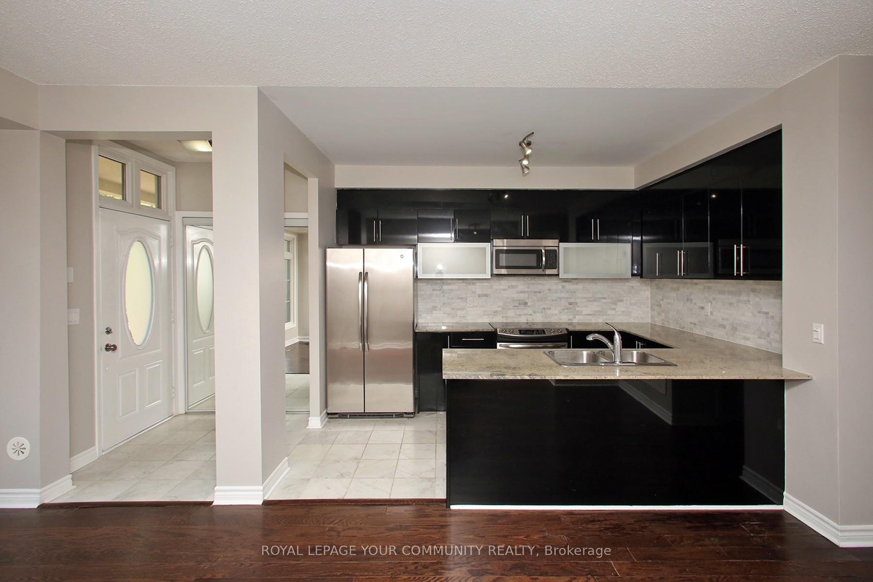 Photo 5 of Unit 19, 7 Brighton Place, Vaughan, Crestwood-Springfarm-Yorkhill — HOMEH